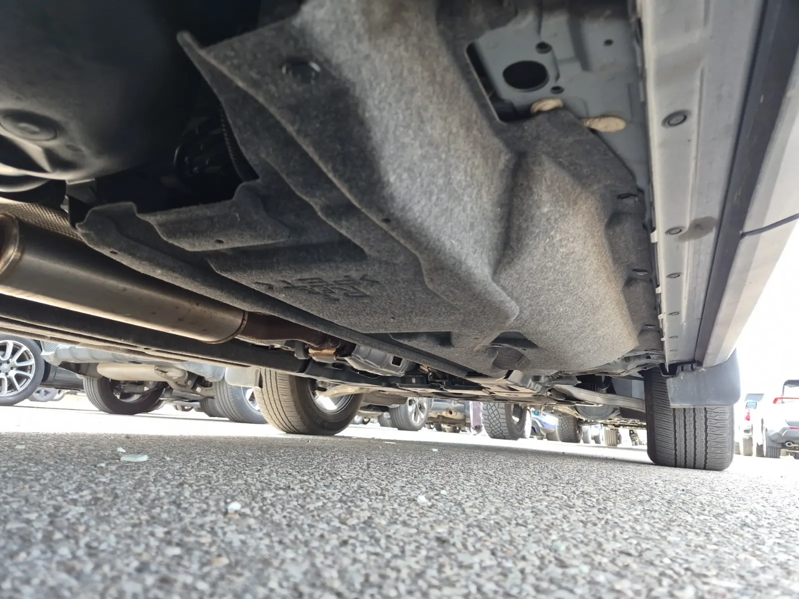 Undercarriage - Passenger Photo