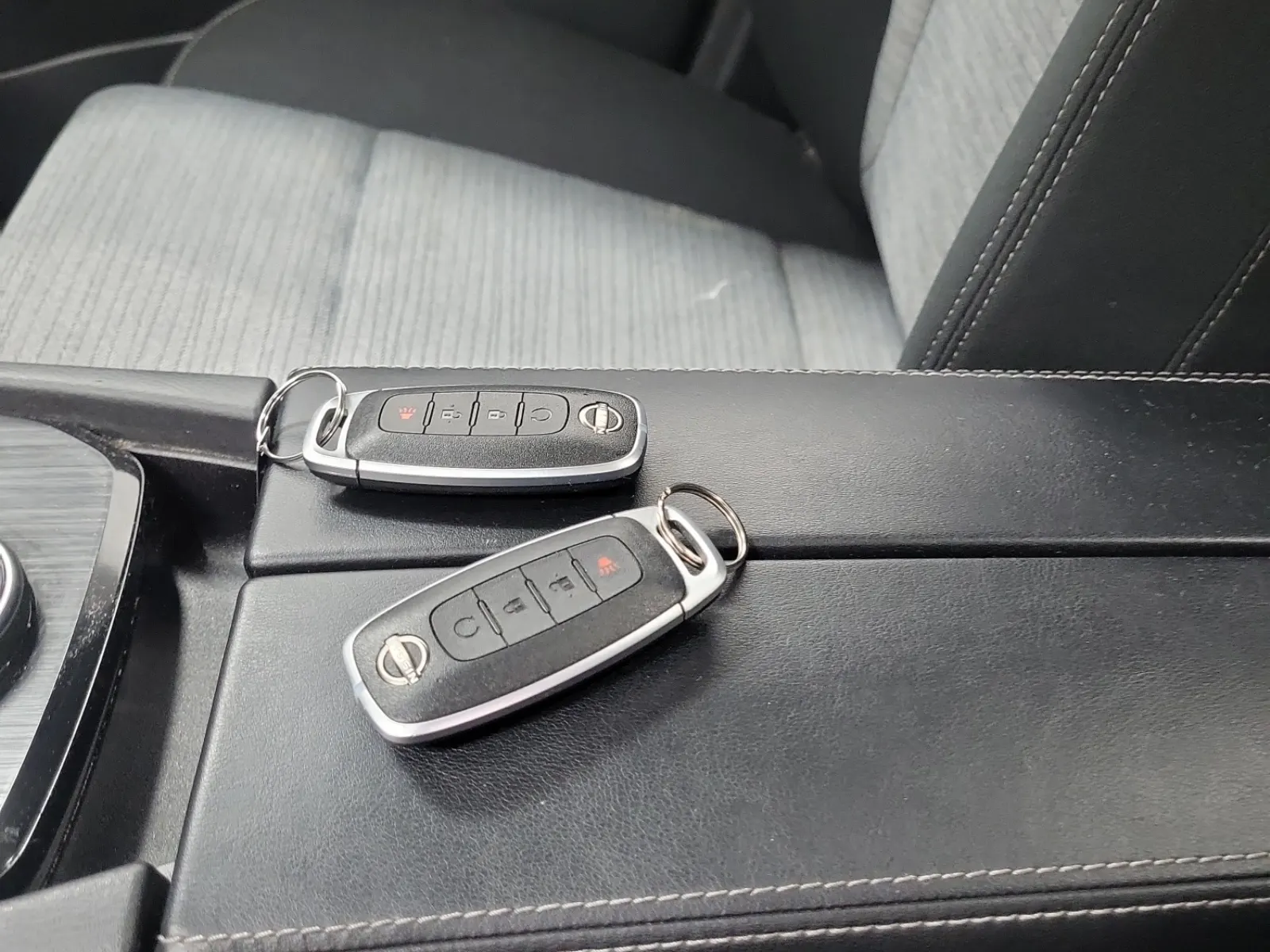 Keys/Fobs/Manual Photo