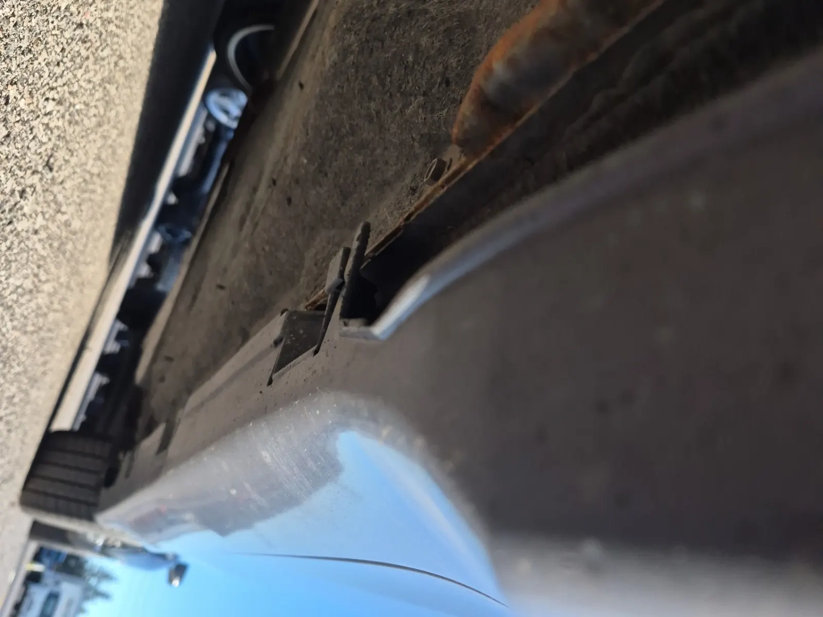 Undercarriage - Driver Photo