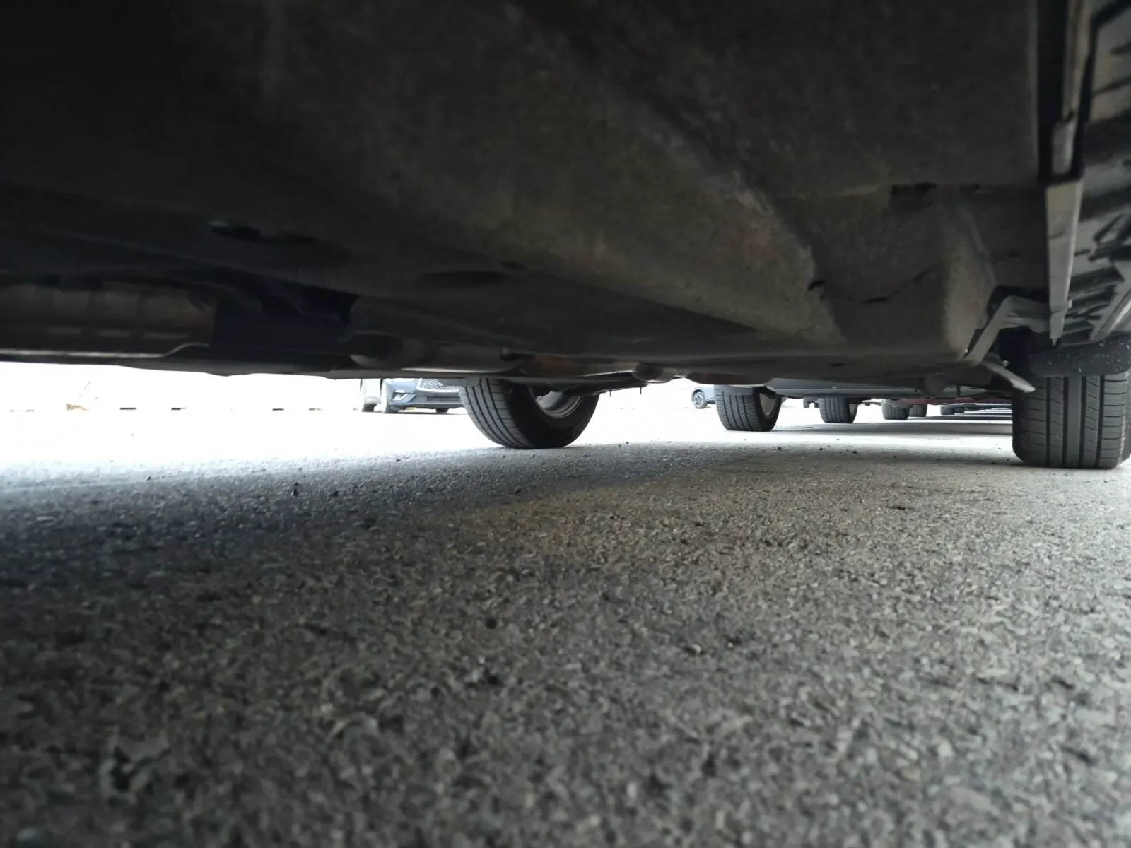Undercarriage - Driver Photo