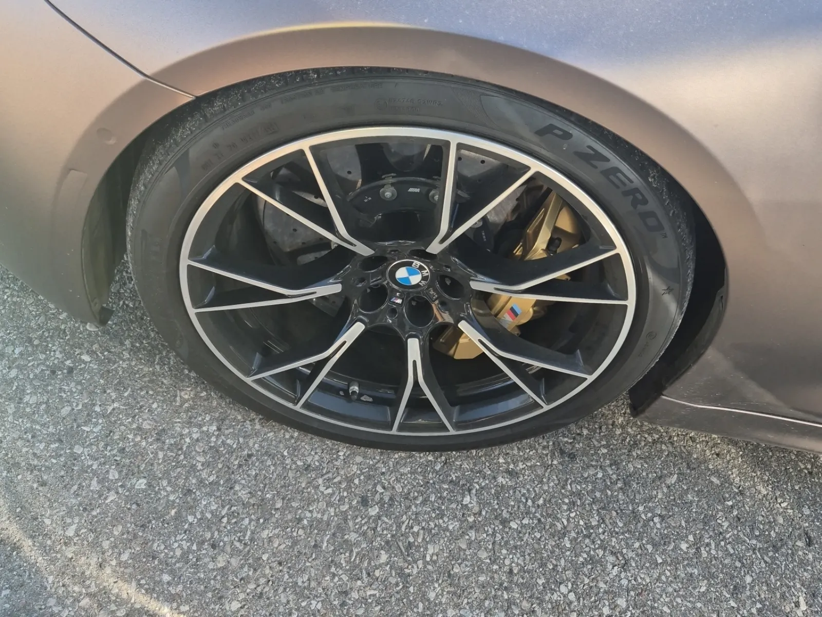 Front driver wheel/tire photo
