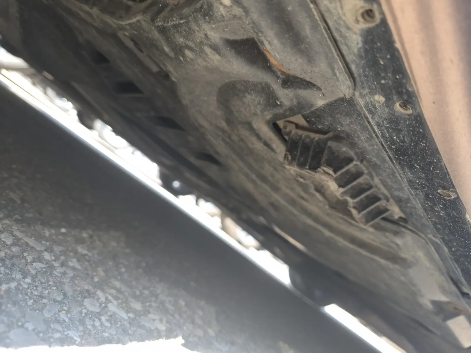 Undercarriage - Passenger Photo