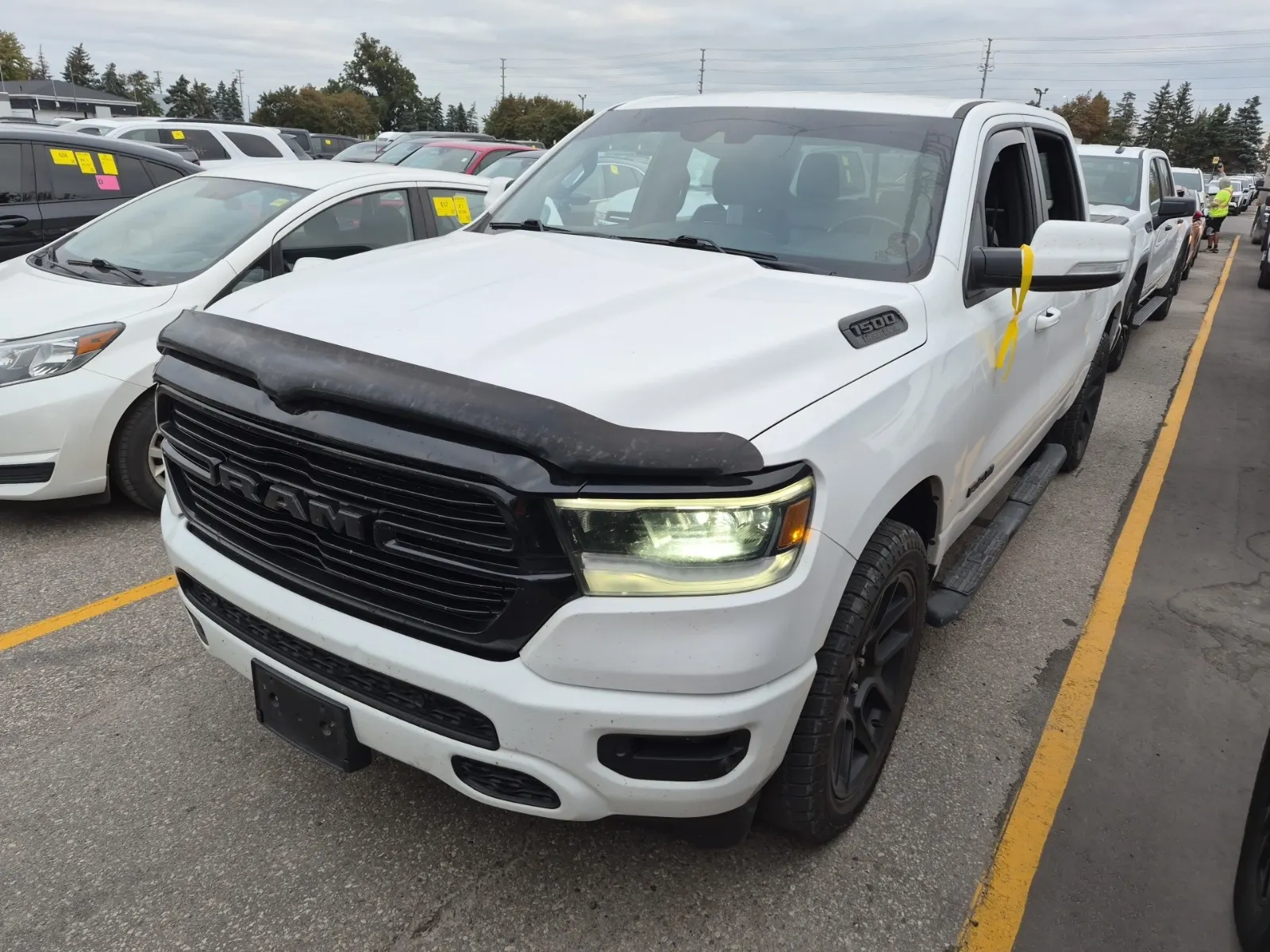 Front driver 3/4 photo