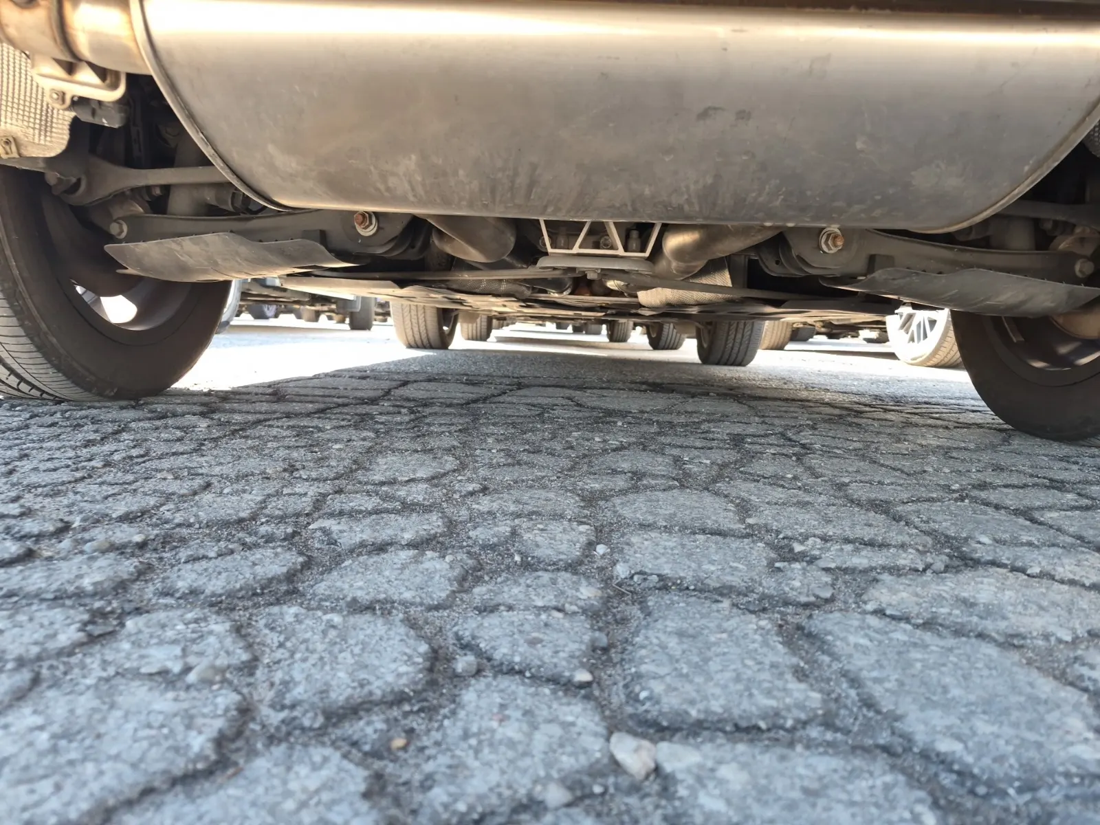 Undercarriage - Rear Photo