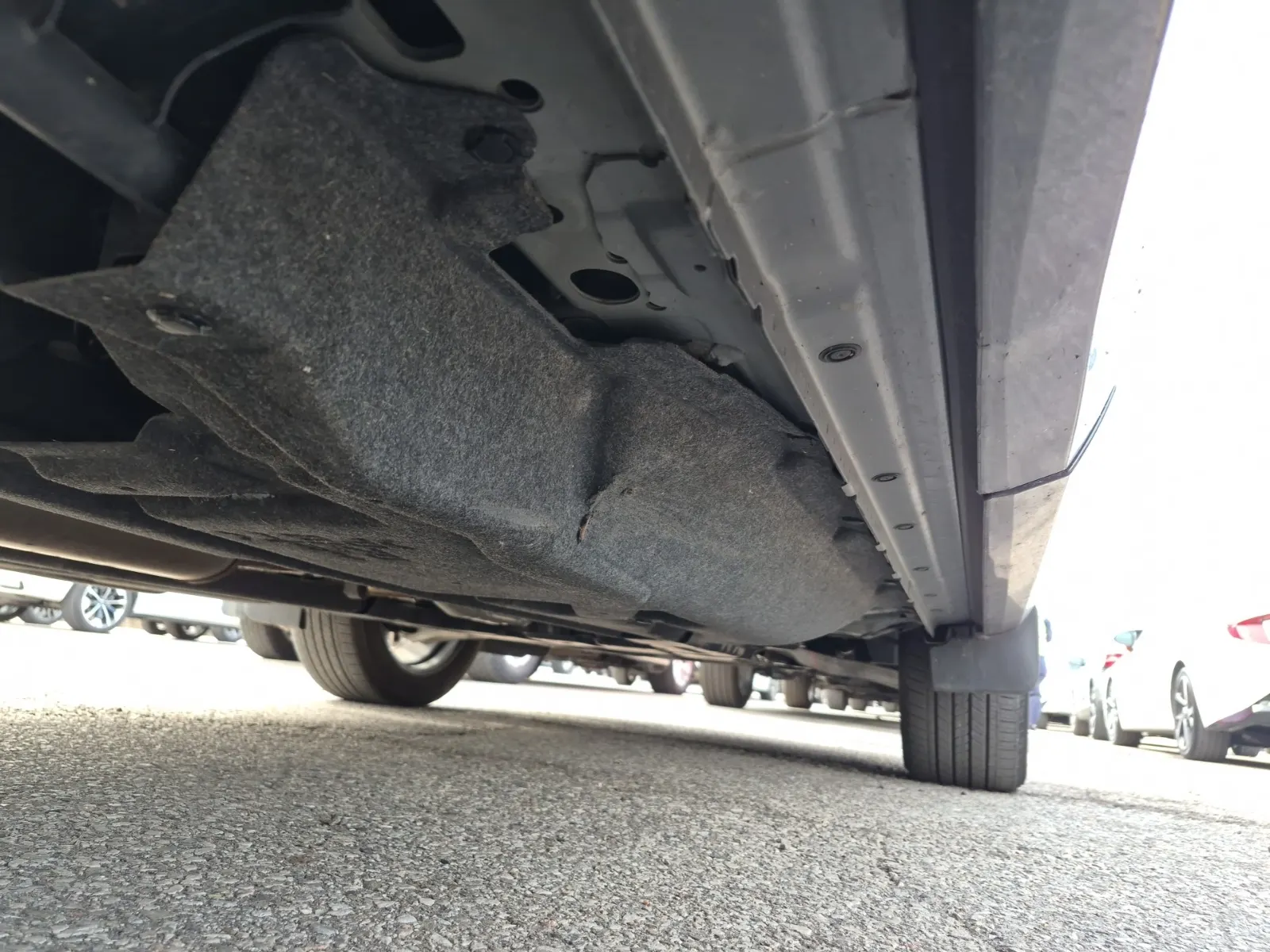 Undercarriage - Passenger Photo