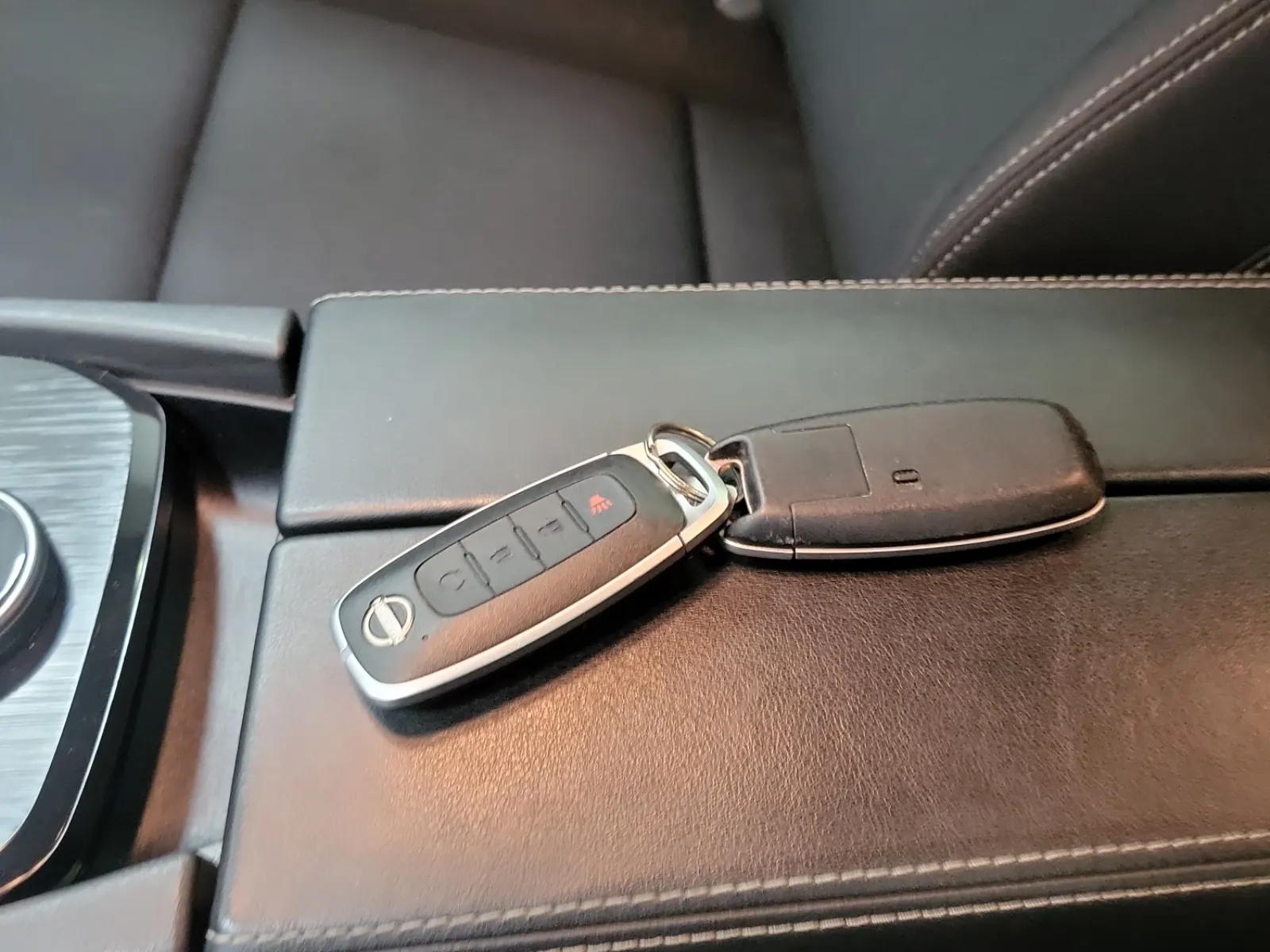 Keys/Fobs/Manual Photo