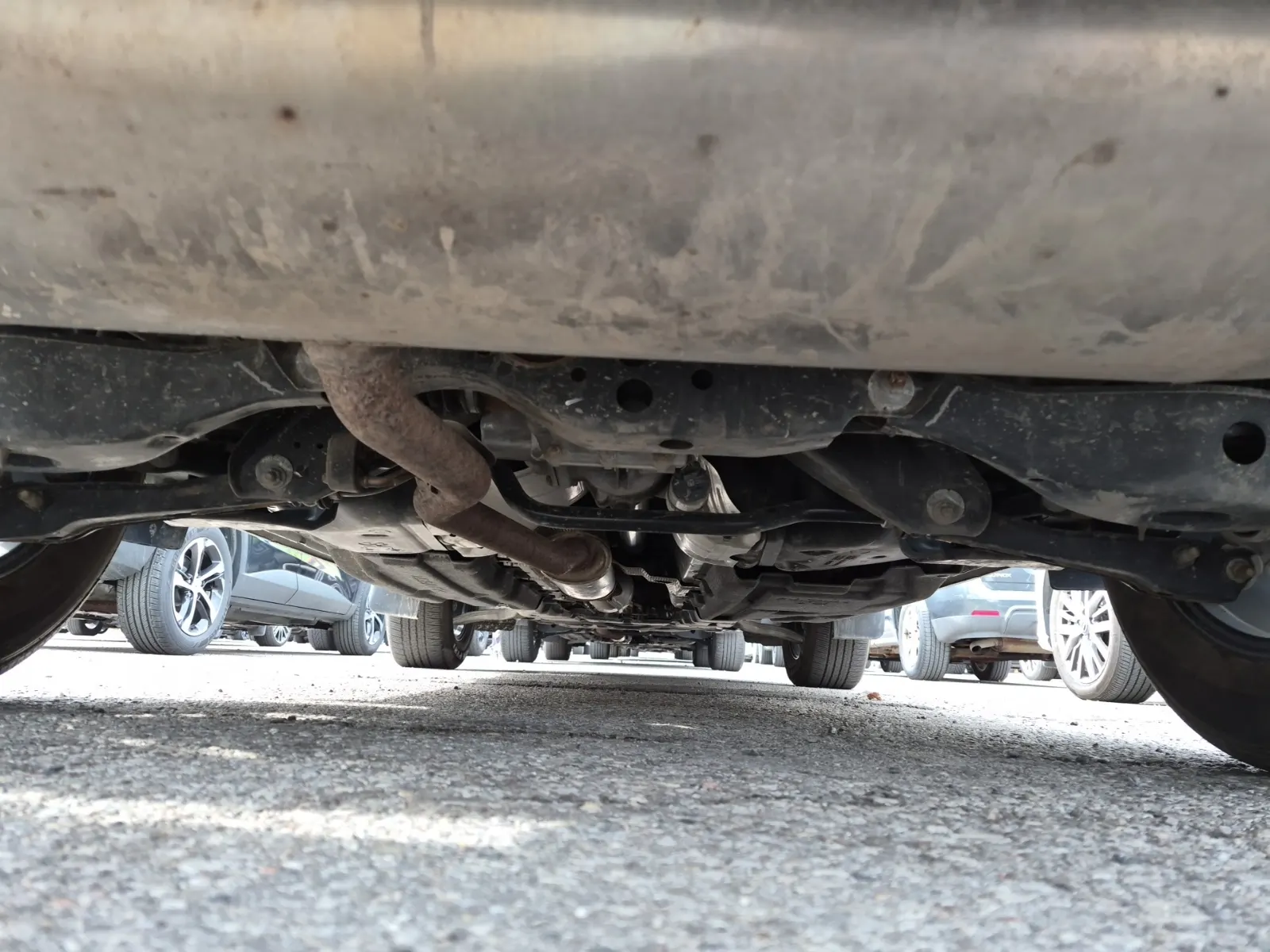 Undercarriage - Rear Photo