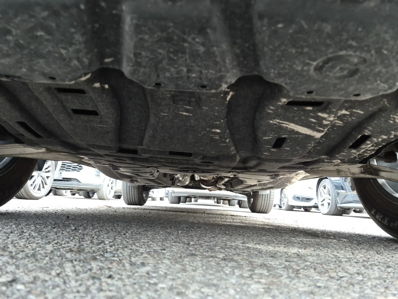 Undercarriage - Front Photo