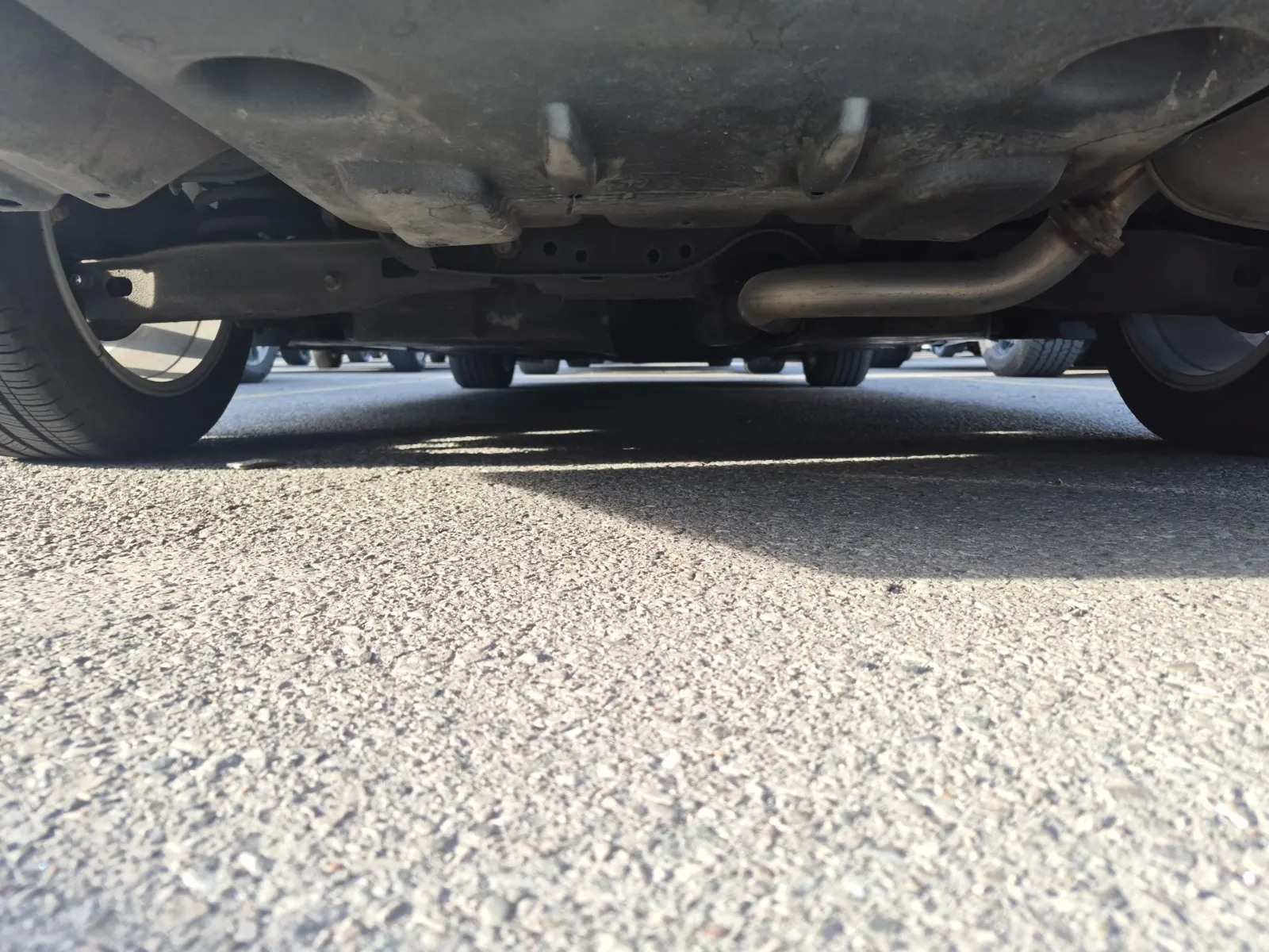 Undercarriage - Rear Photo