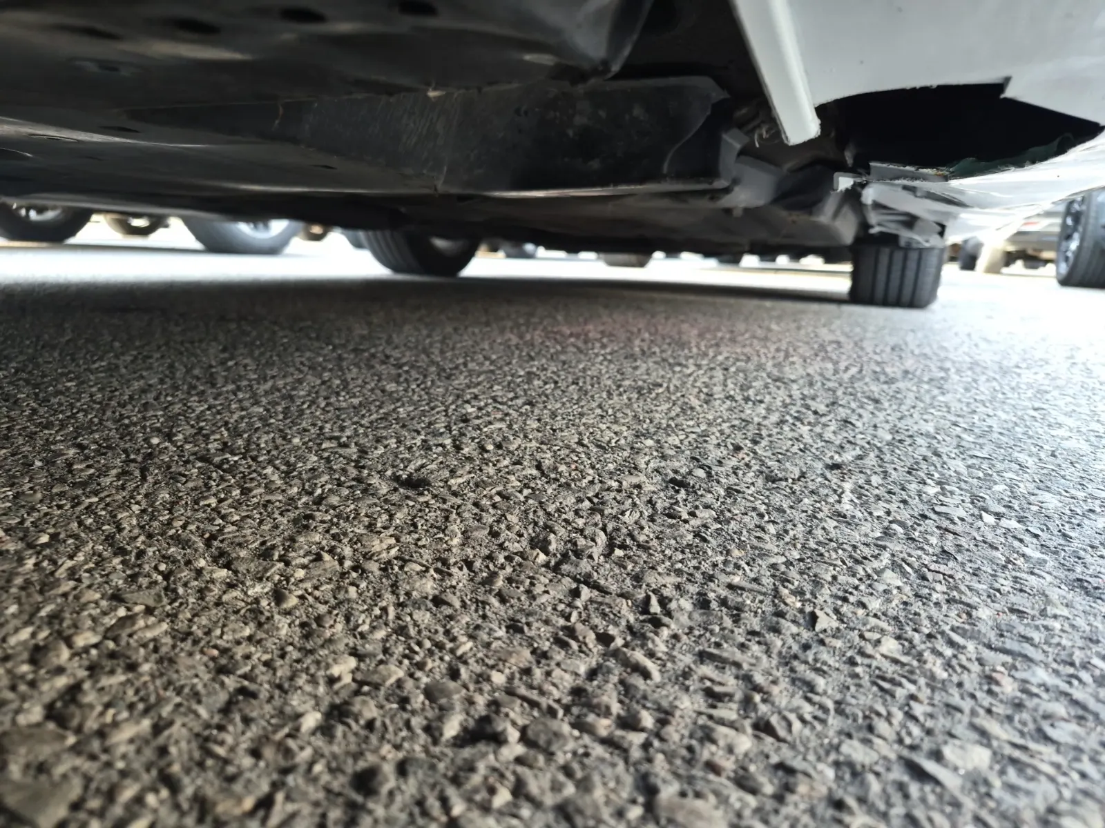 Undercarriage - Passenger Photo
