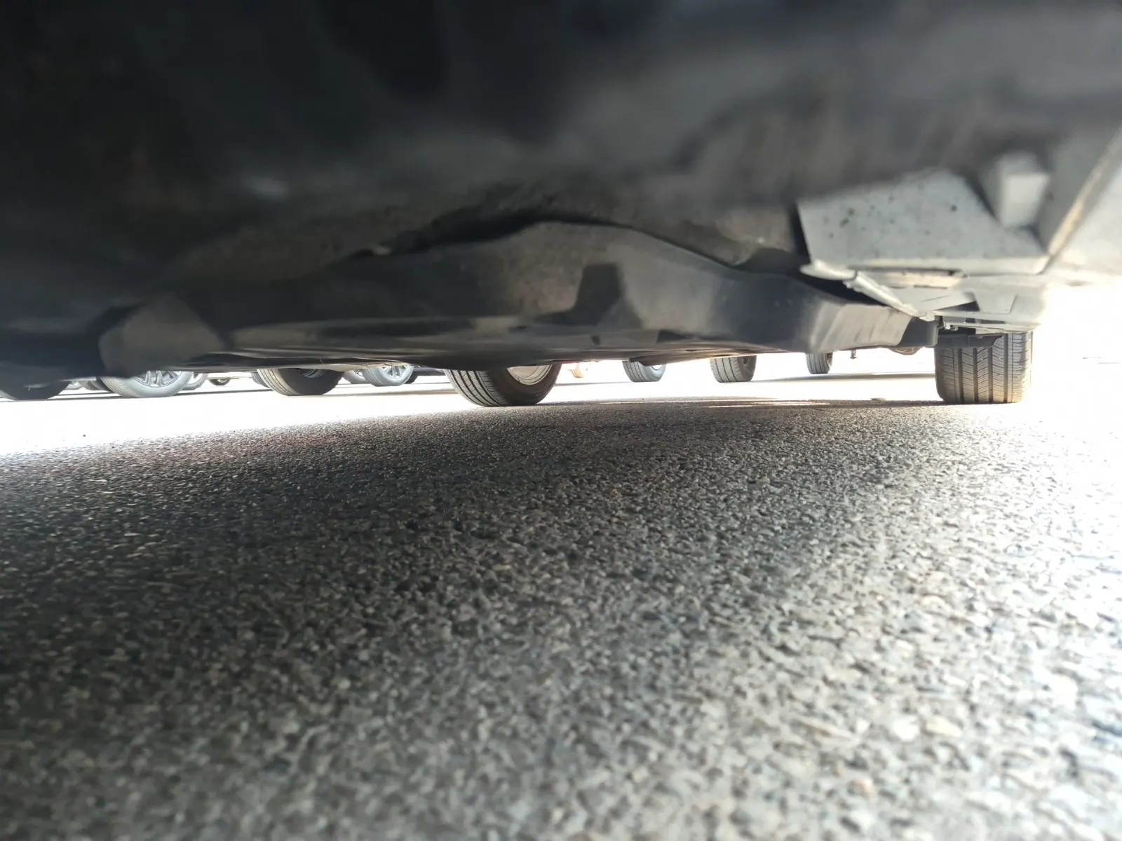 Undercarriage - Driver Photo