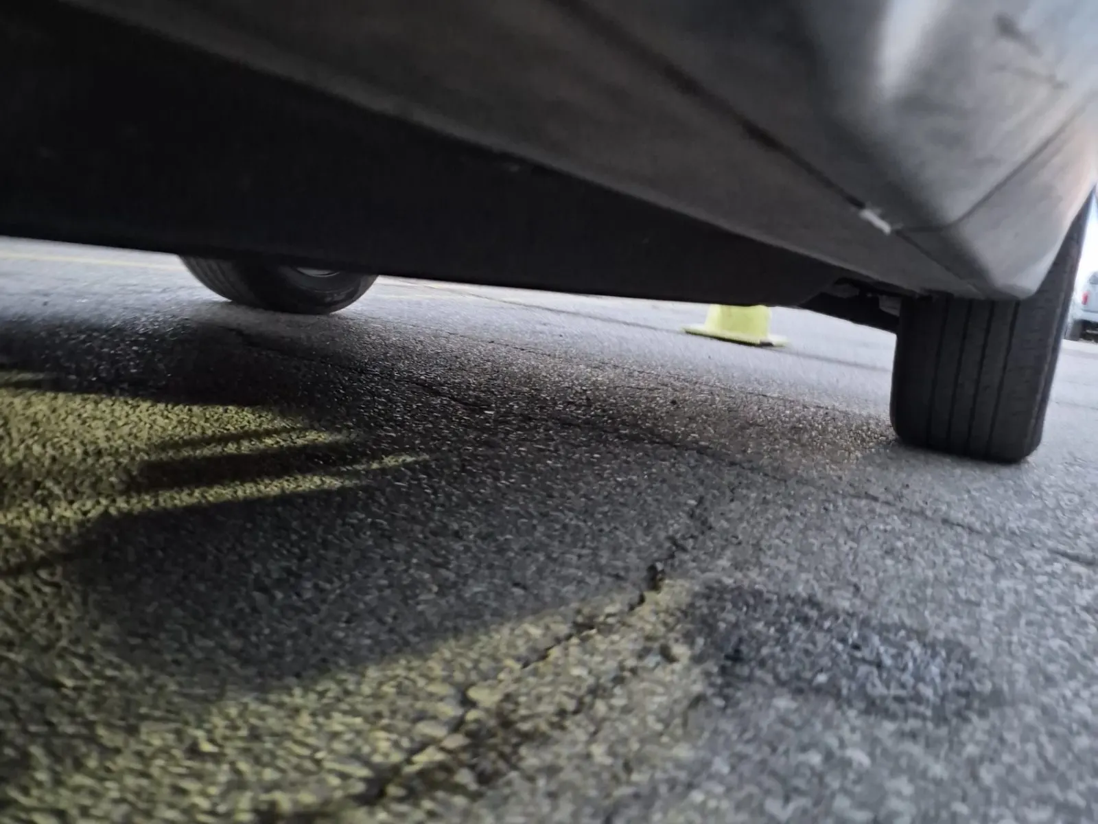 Undercarriage - Passenger Photo