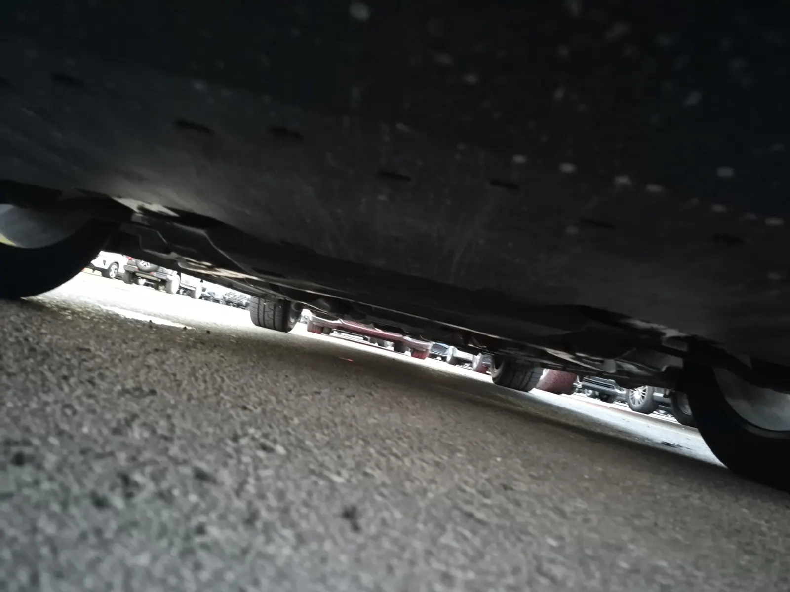 Undercarriage - Front Photo