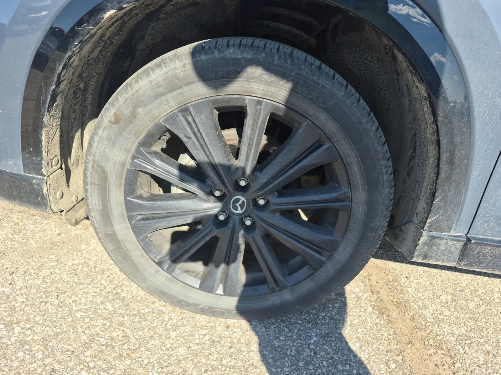 Front driver wheel/tire photo