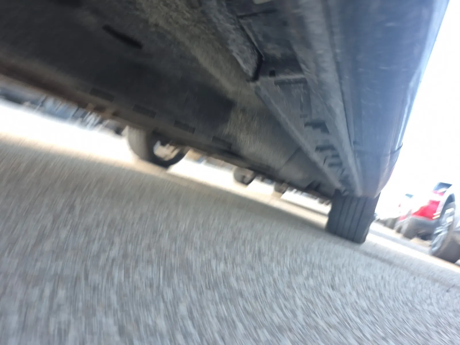 Undercarriage - Passenger Photo
