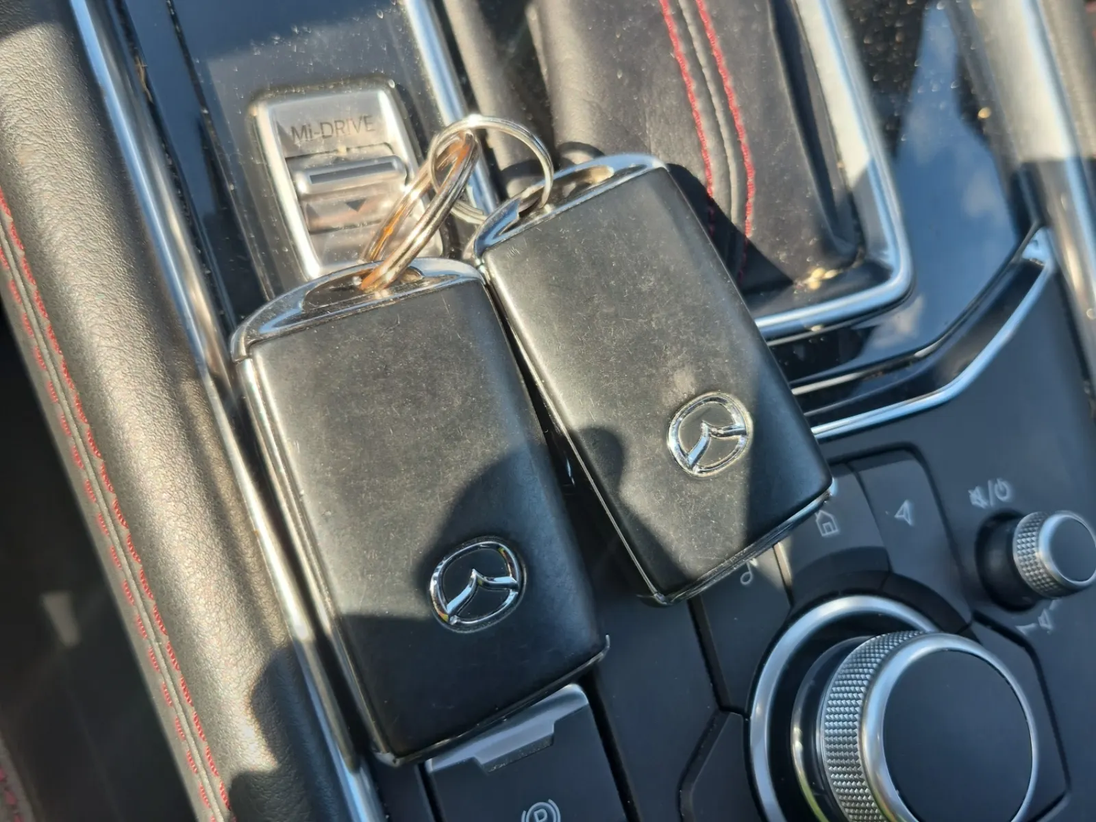 Keys/Fobs/Manual Photo