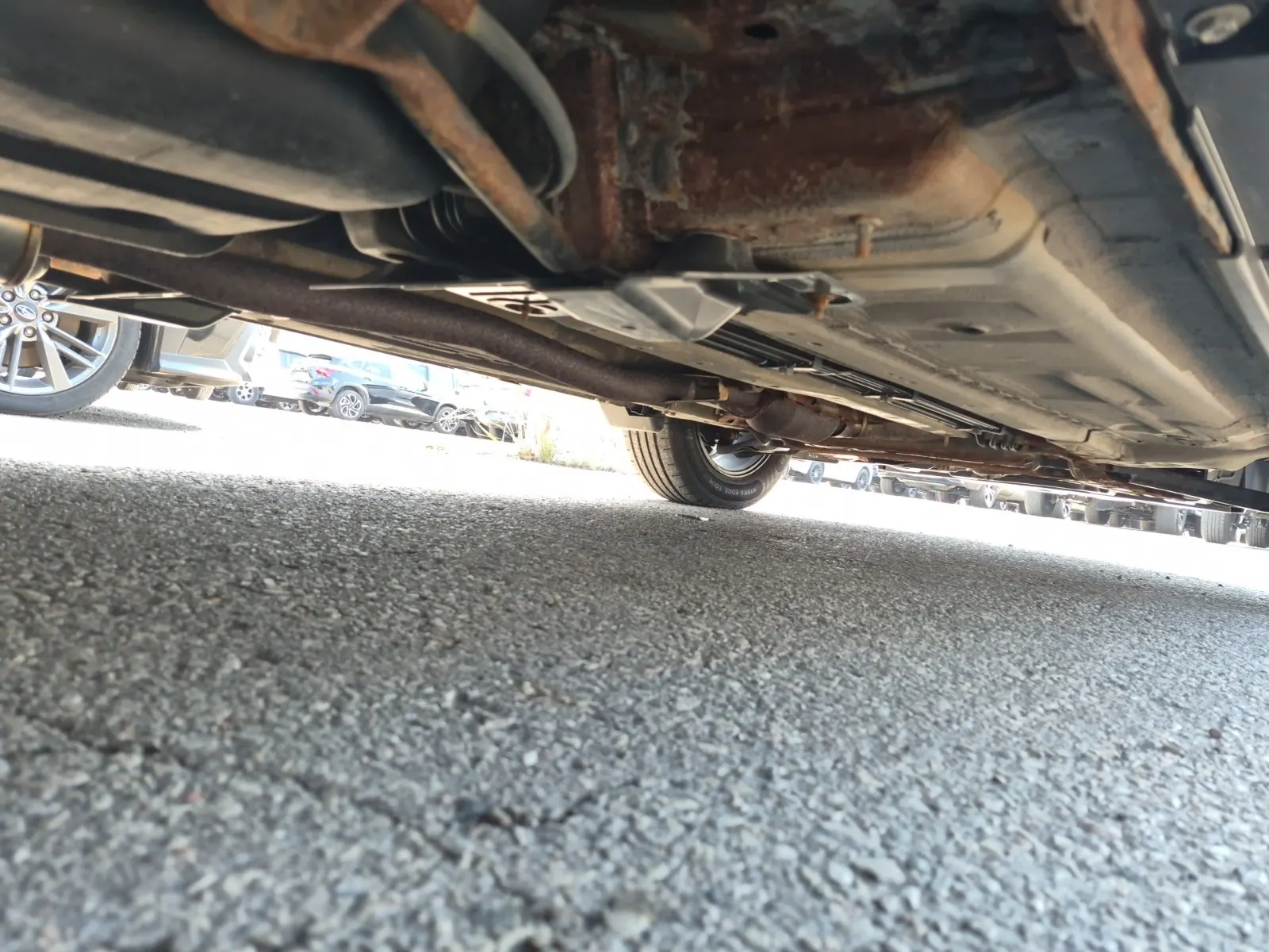 Undercarriage - Passenger Photo