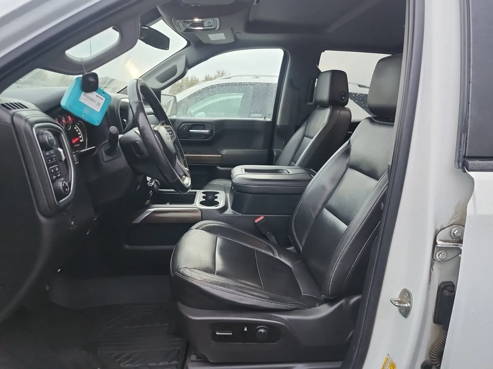 Front Interior Photo