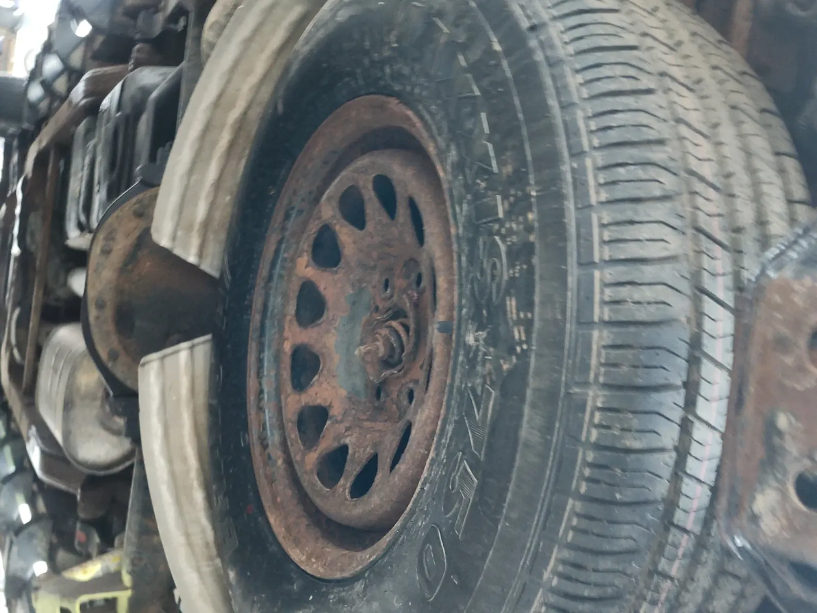 Spare Tire & Wheel Photo