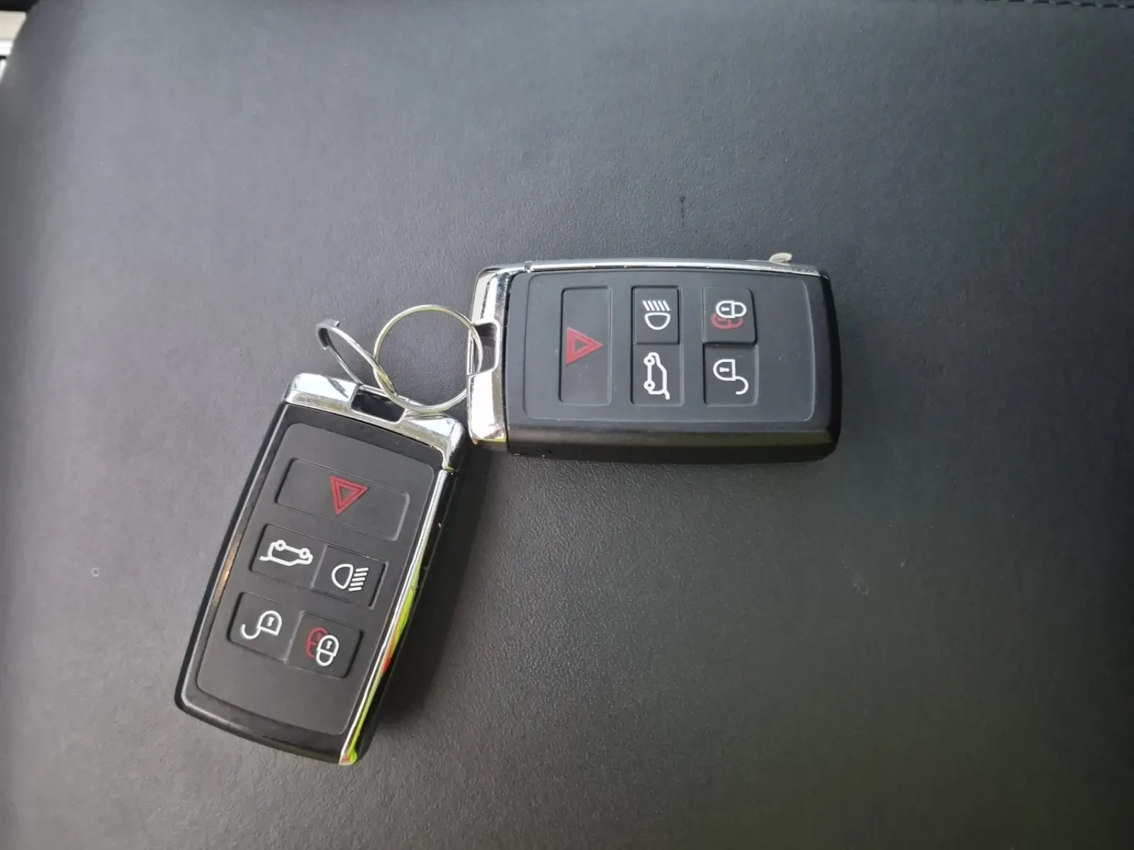 Keys/Fobs/Manual Photo