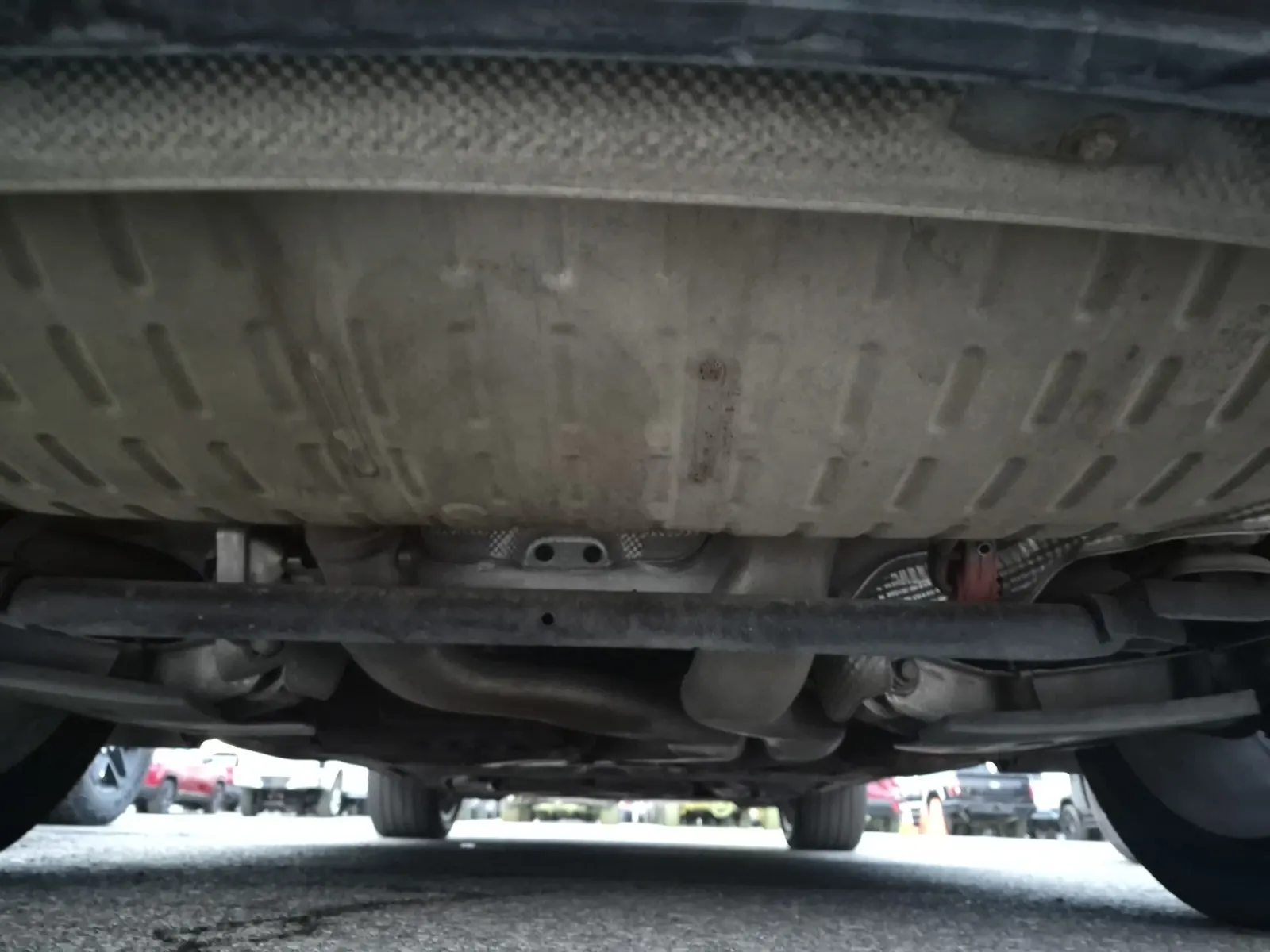 Undercarriage - Rear Photo