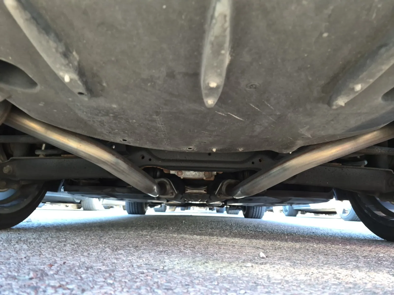 Undercarriage - Rear Photo