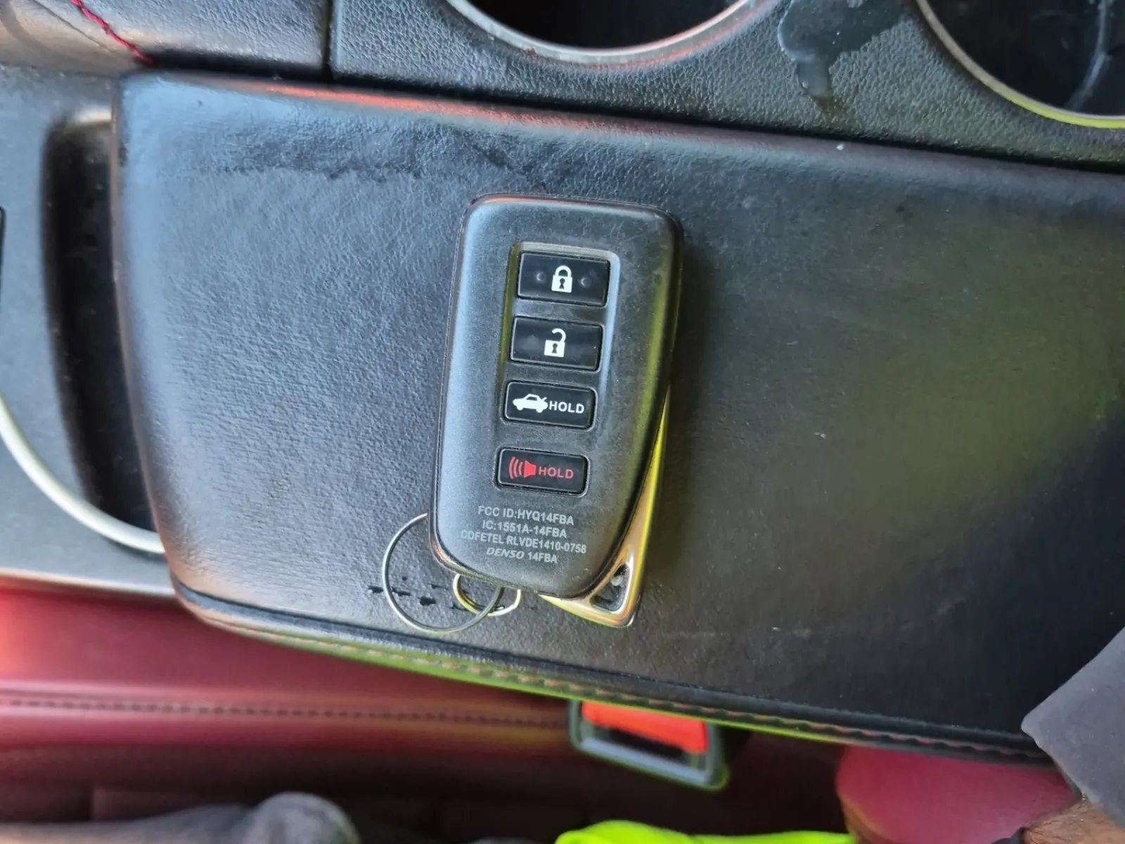 Keys/Fobs/Manual Photo