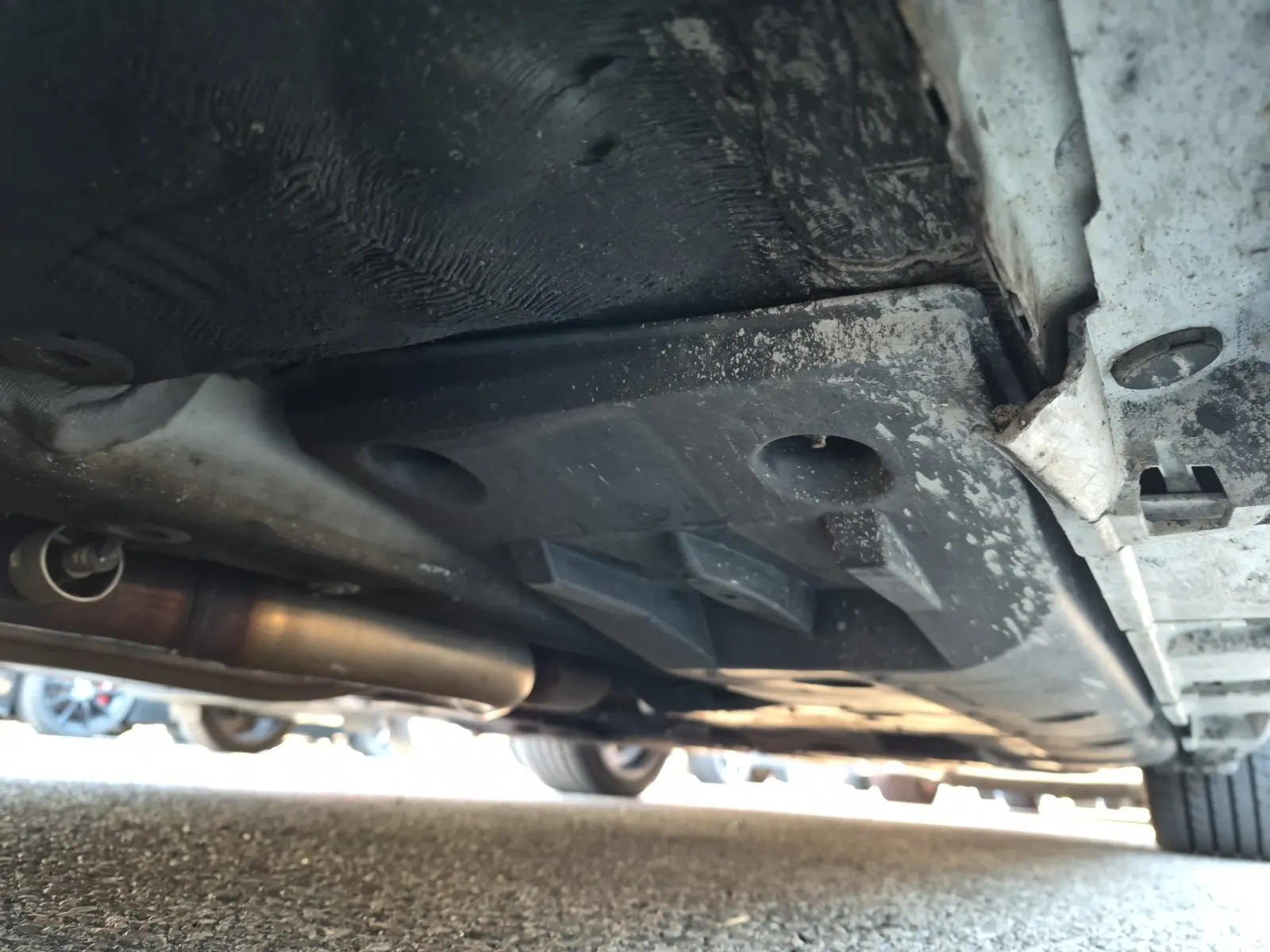 Undercarriage - Driver Photo
