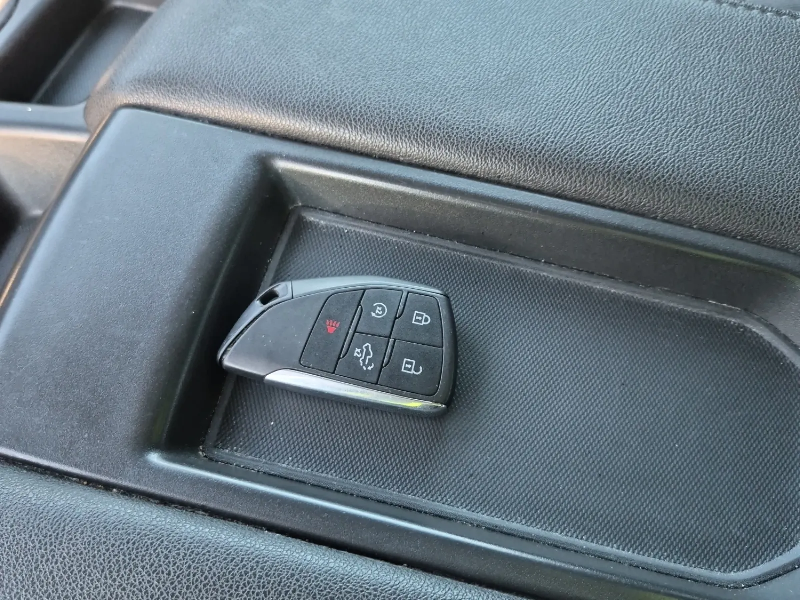 Keys/Fobs/Manual Photo