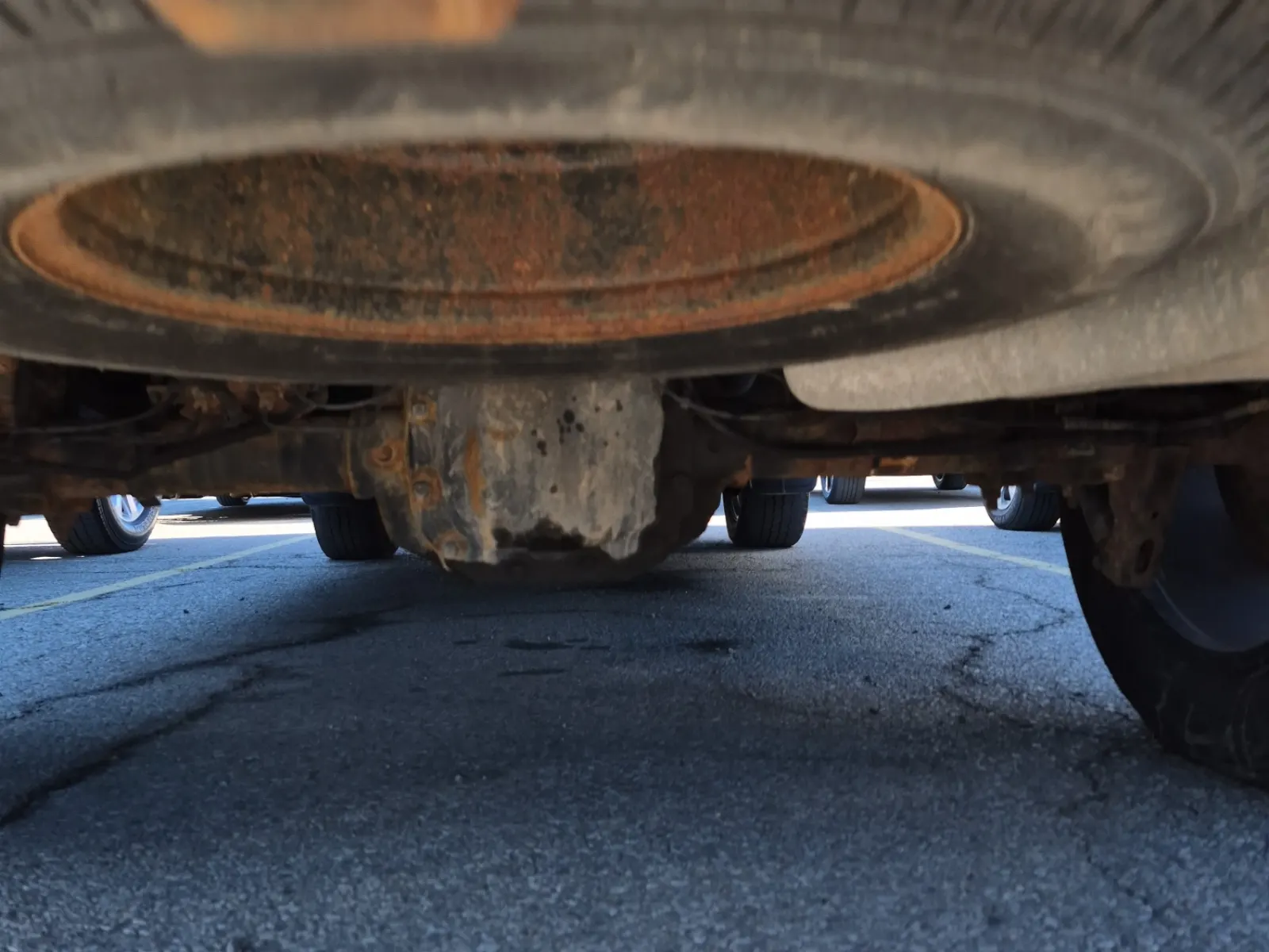 Undercarriage - Rear Photo