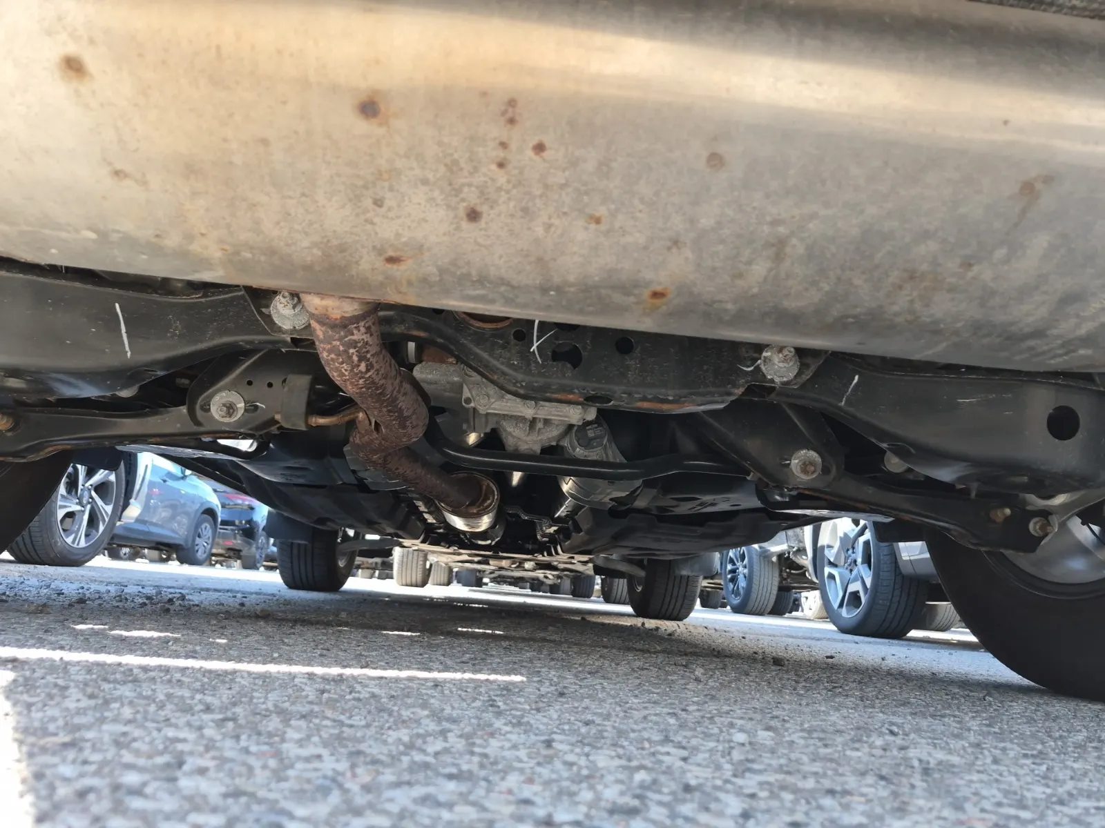 Undercarriage - Rear Photo
