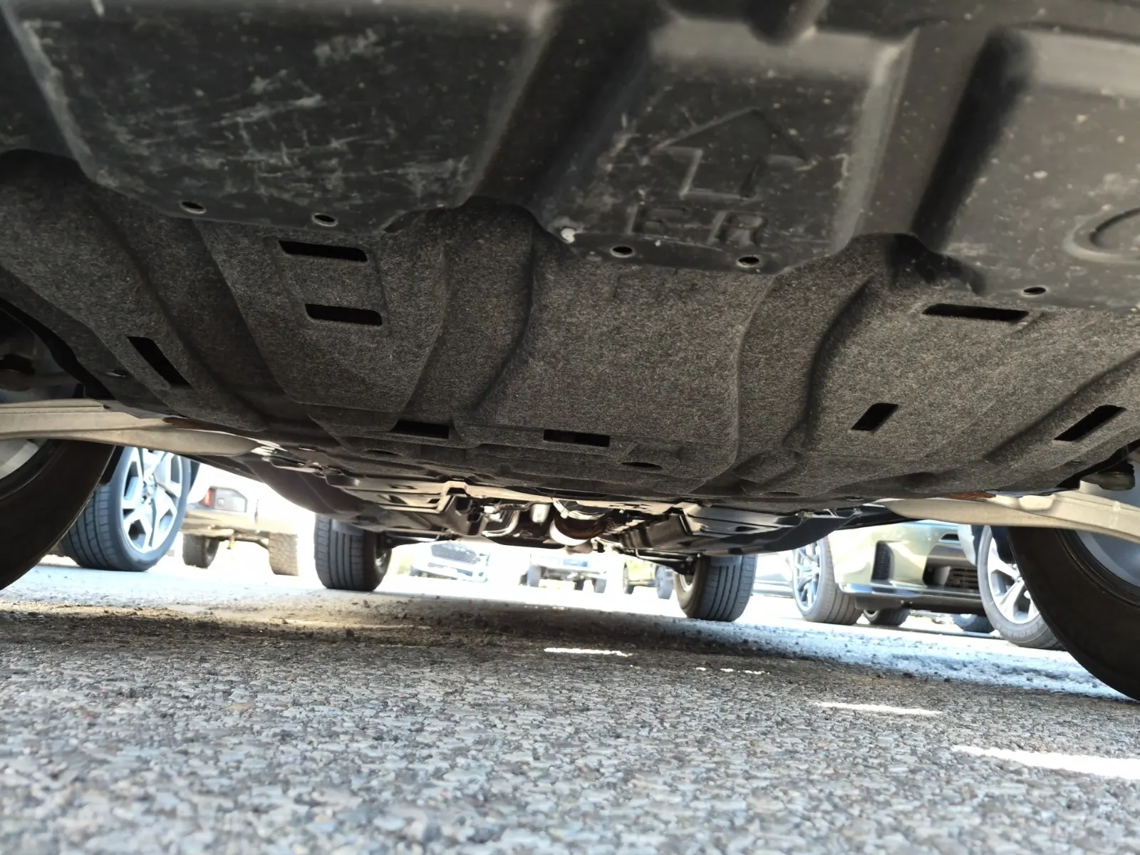 Undercarriage - Front Photo