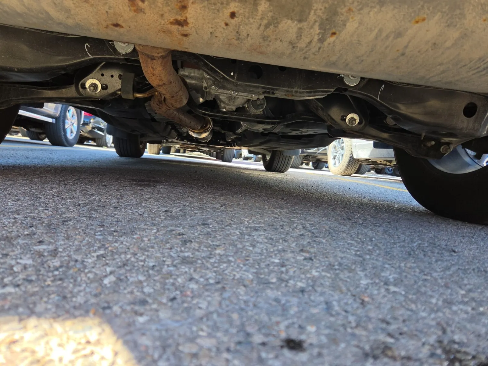 Undercarriage - Rear Photo