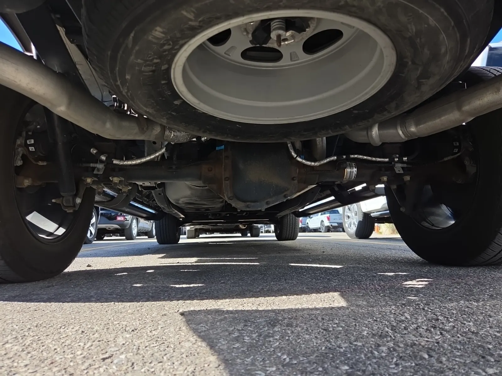 Undercarriage - Rear Photo