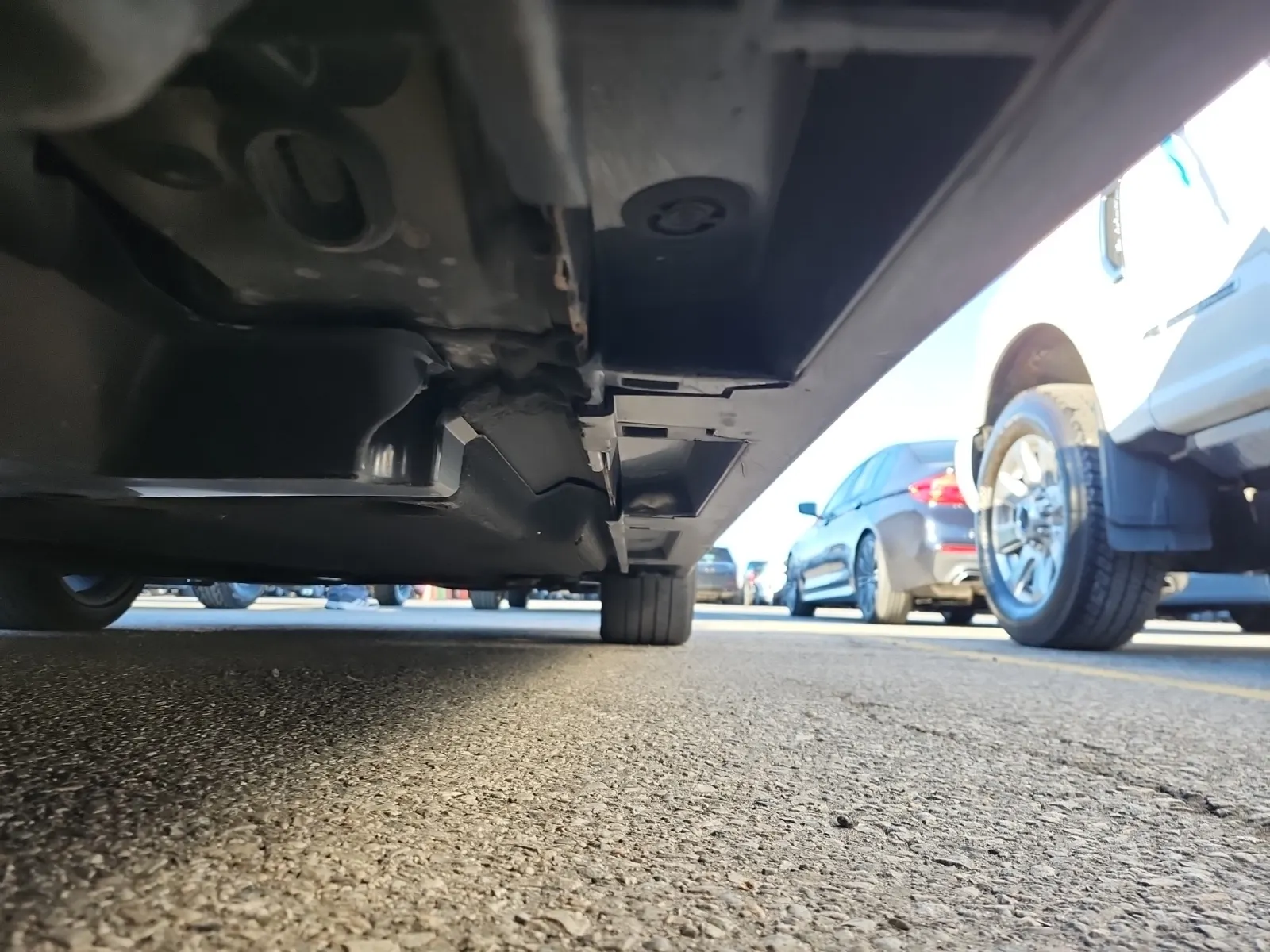 Undercarriage - Passenger Photo