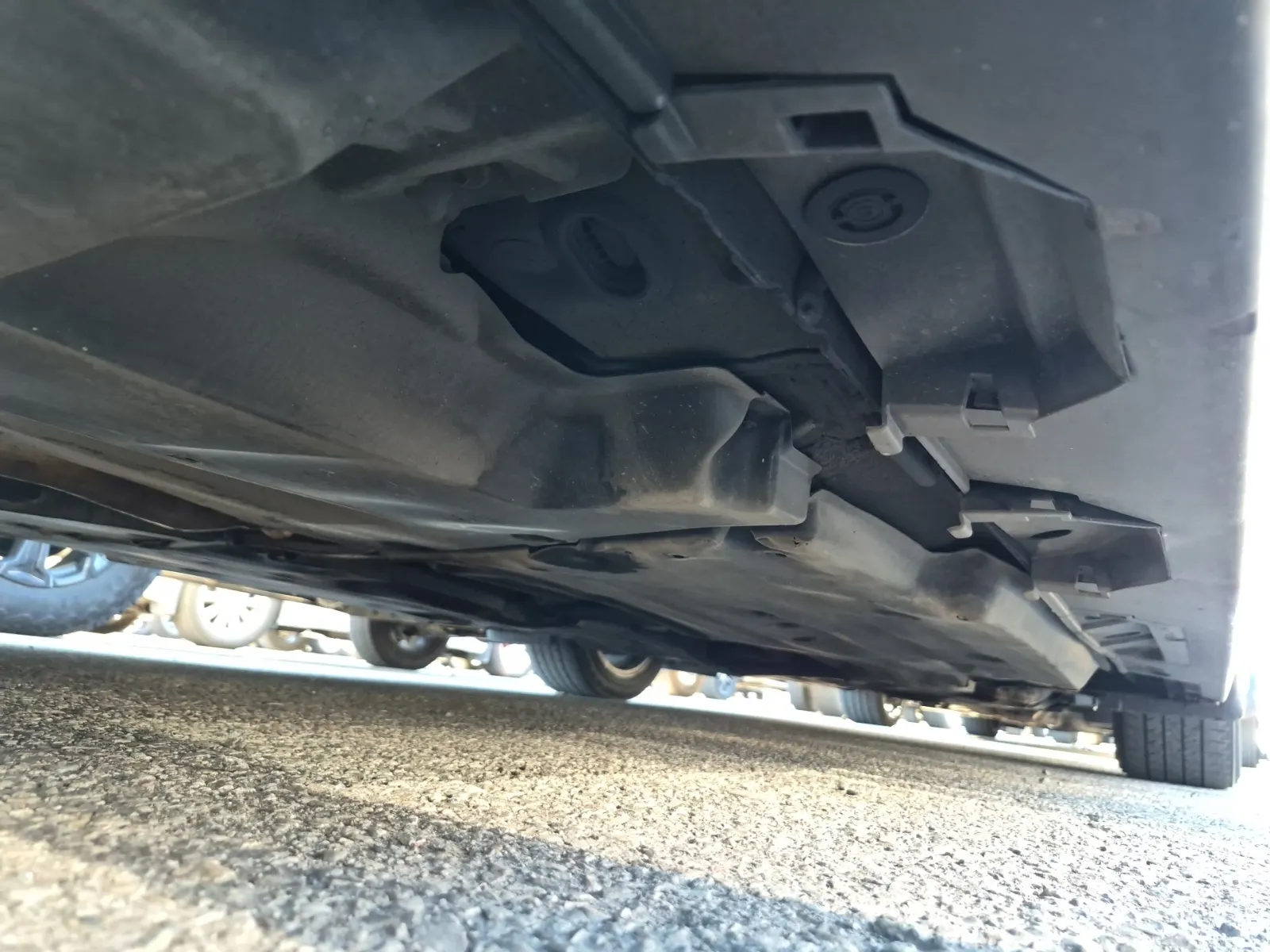 Undercarriage - Passenger Photo