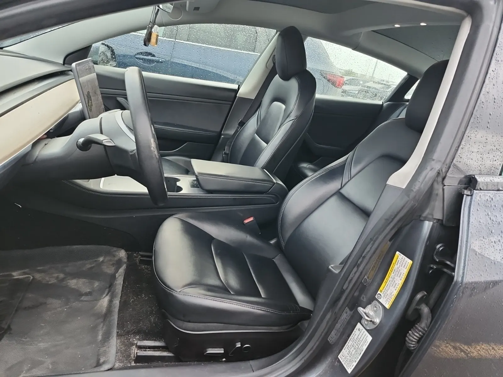 Front Interior Photo