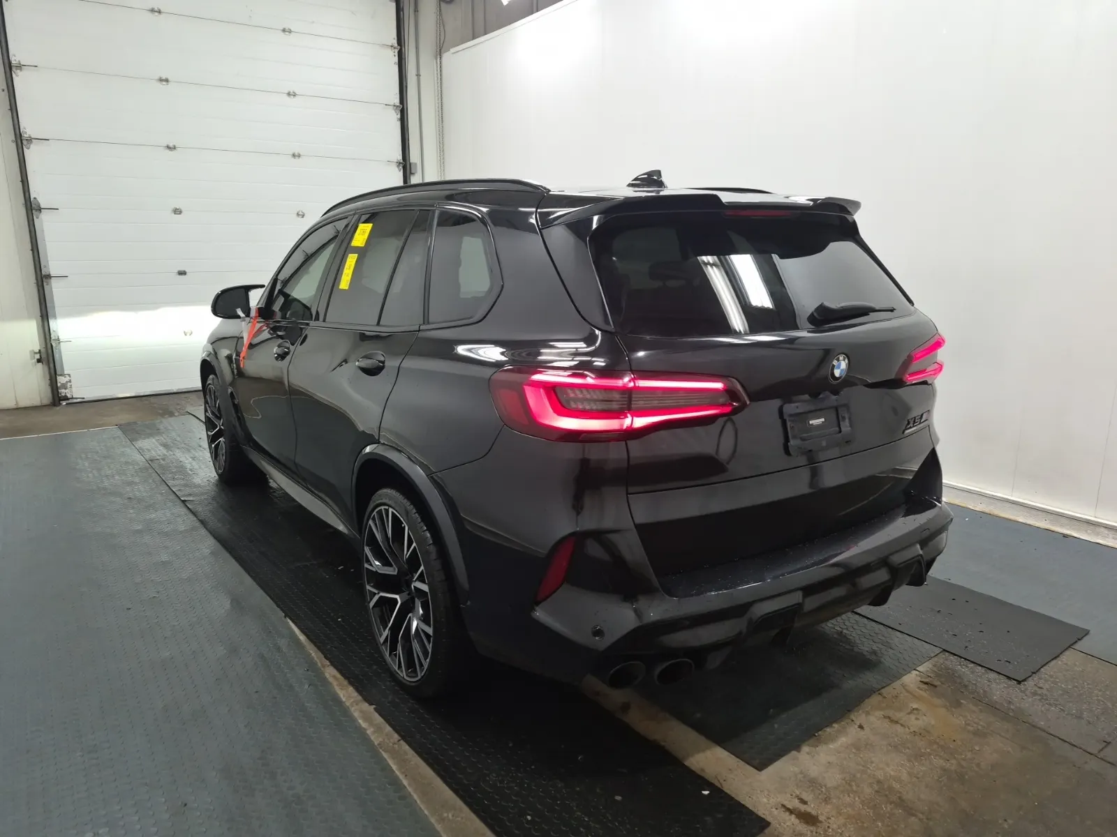 Driver Rear 3/4 Photo