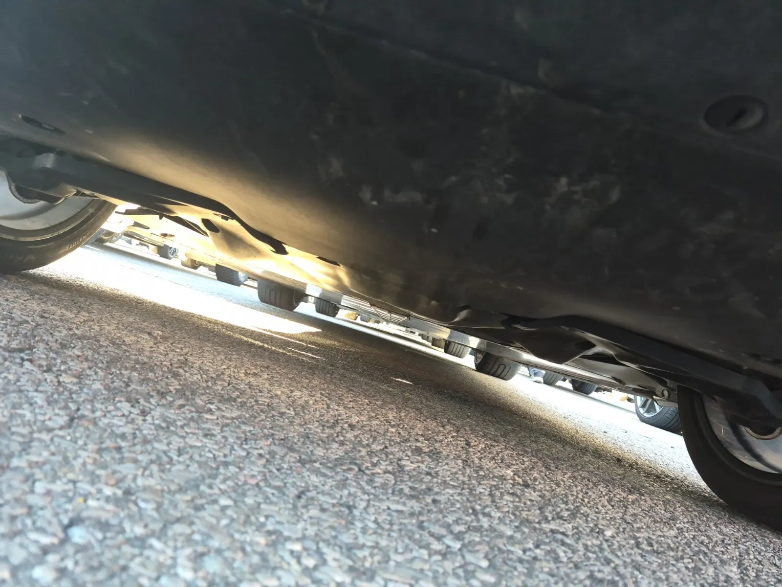 Undercarriage - Rear Photo