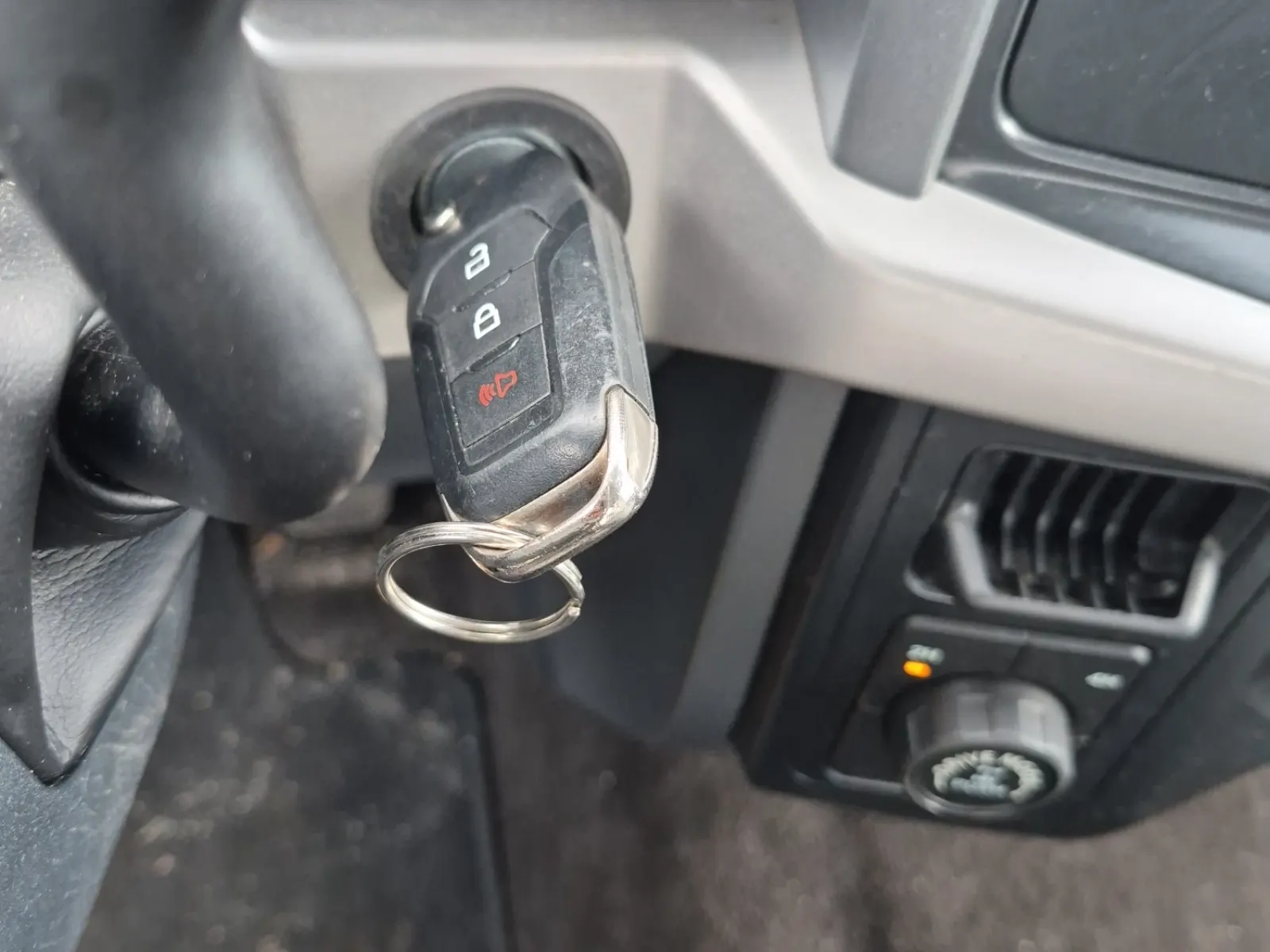 Keys/Fobs/Manual Photo