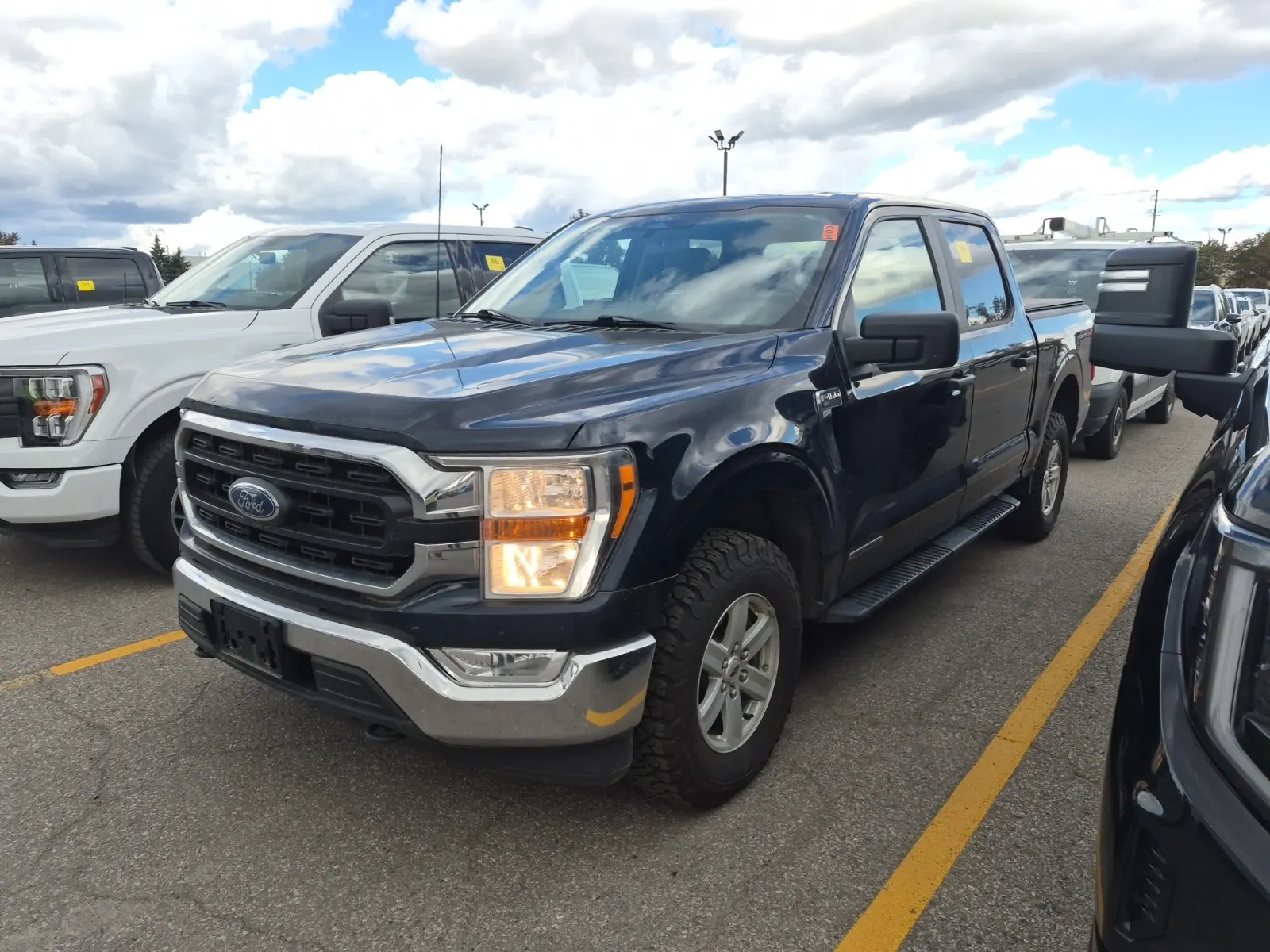 Front driver 3/4 photo