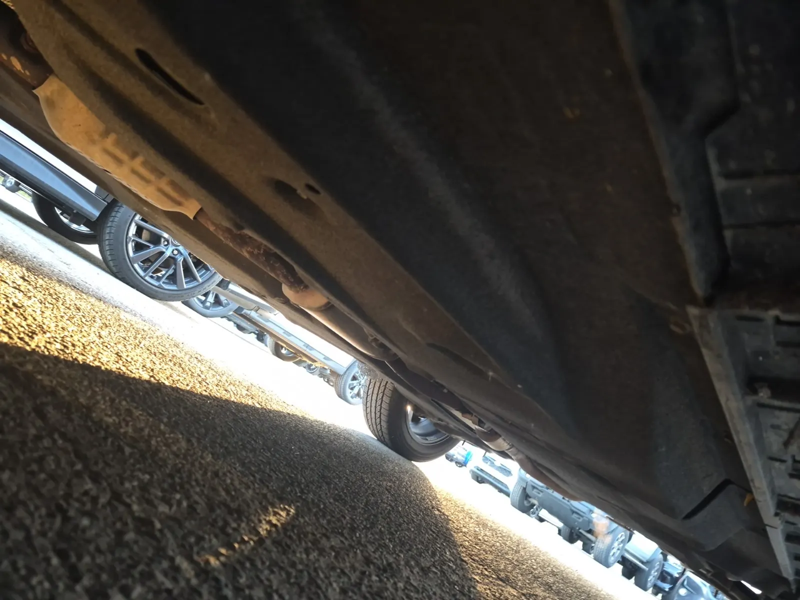 Undercarriage - Driver Photo