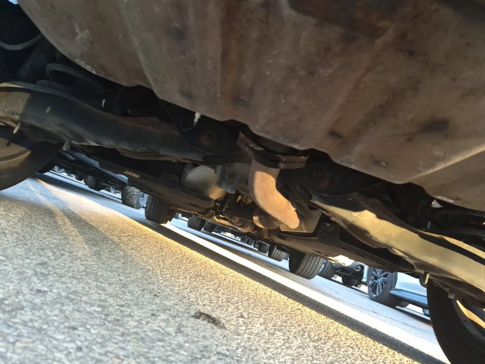 Undercarriage - Rear Photo