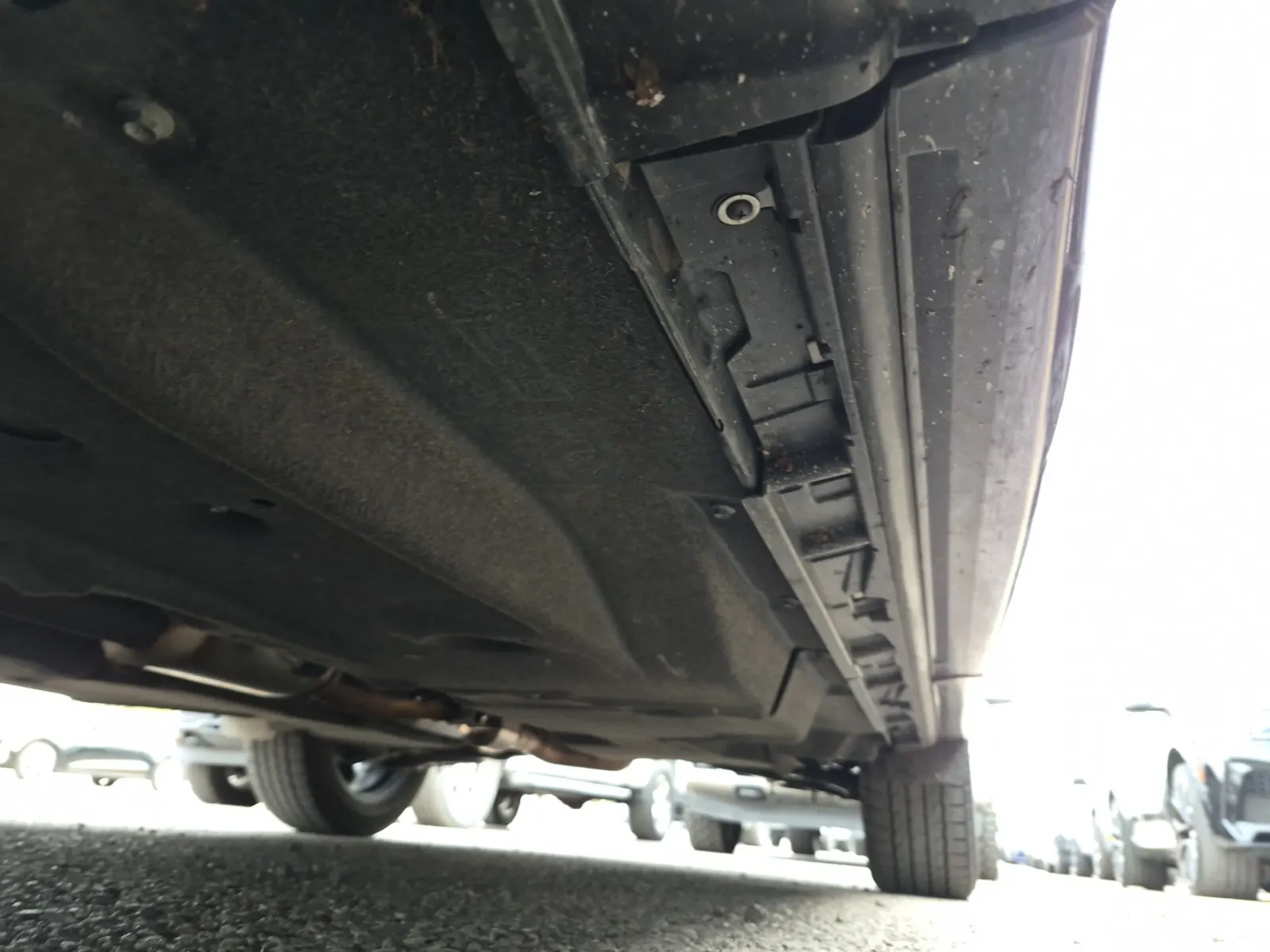 Undercarriage - Driver Photo