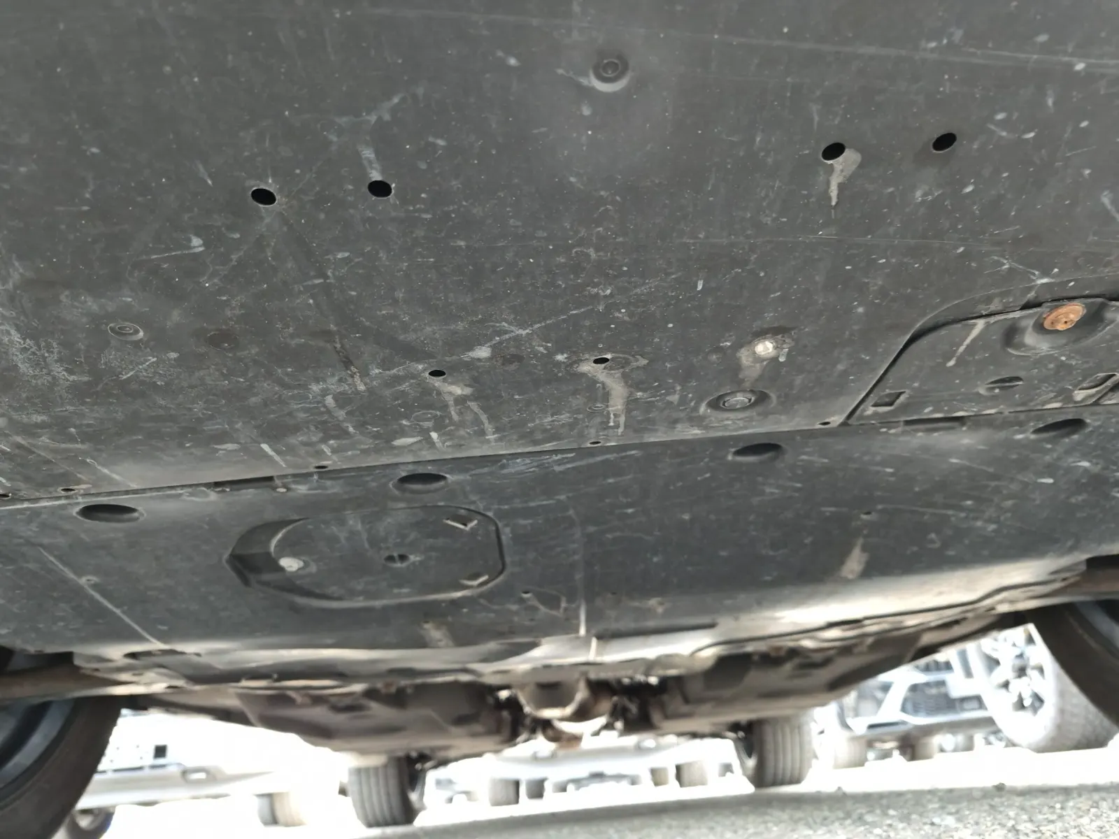 Undercarriage - Front Photo