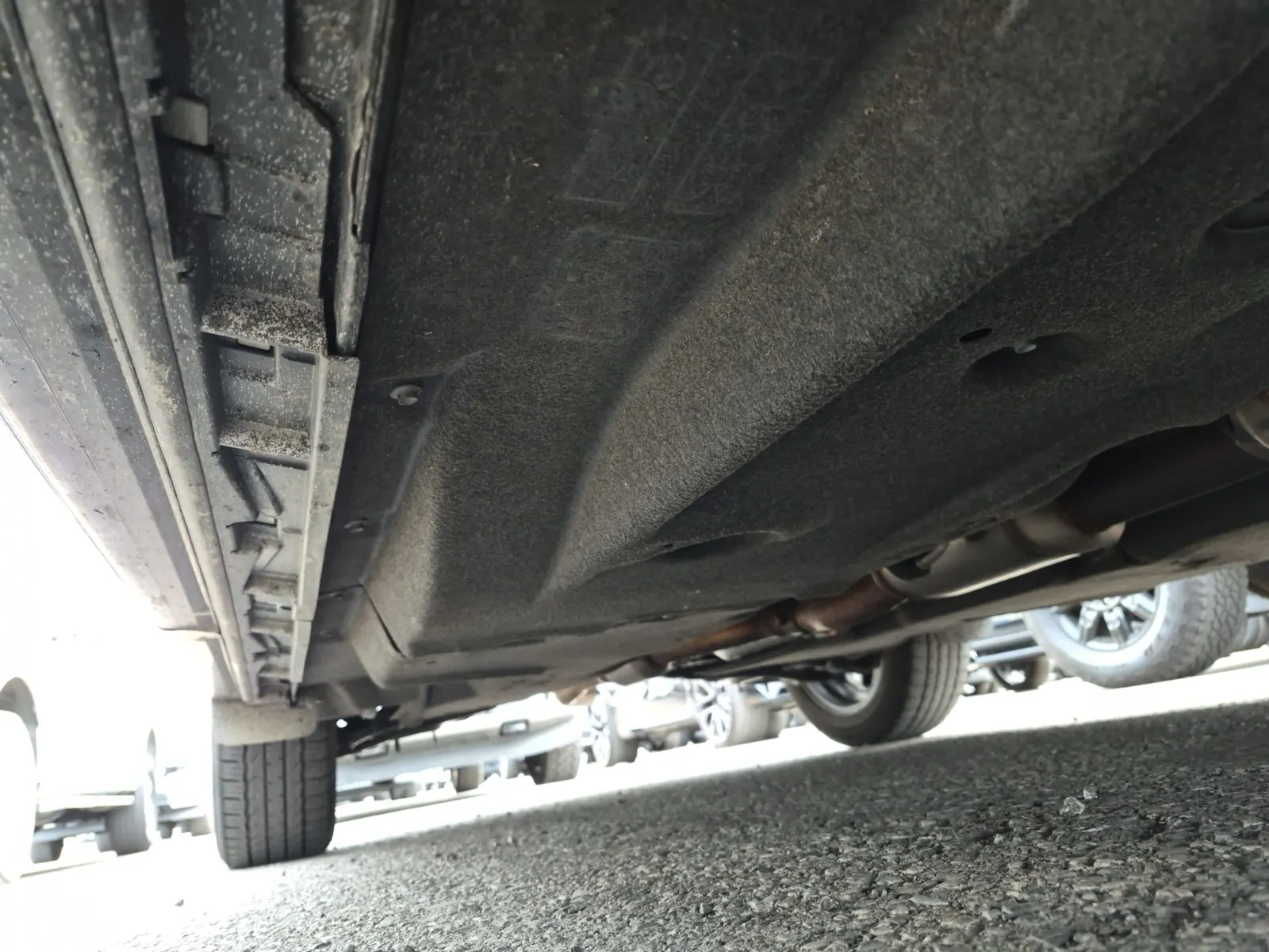 Undercarriage - Passenger Photo