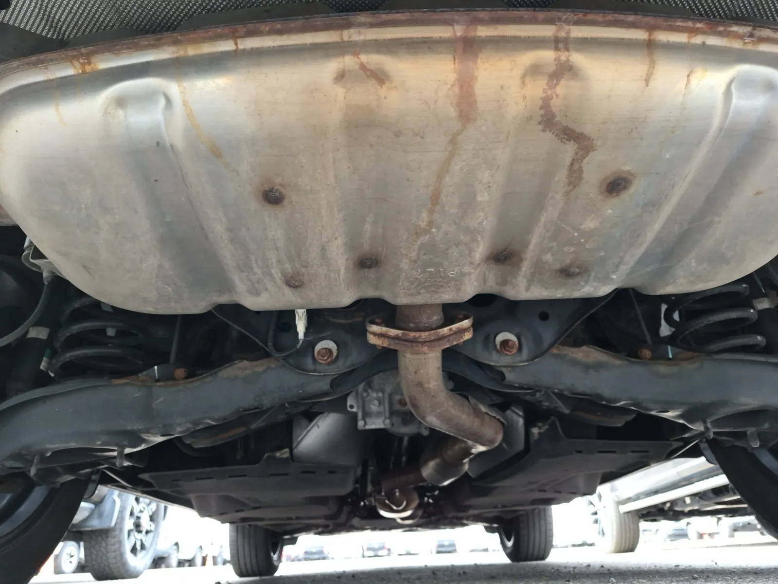 Undercarriage - Rear Photo