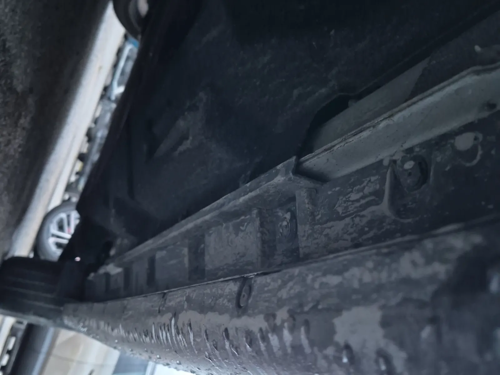 Undercarriage - Driver Photo