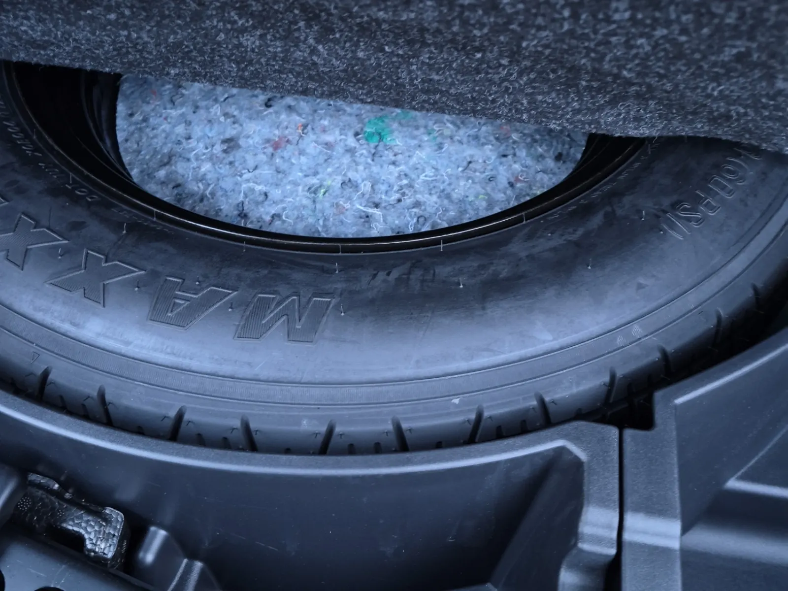 Spare Tire & Wheel Photo