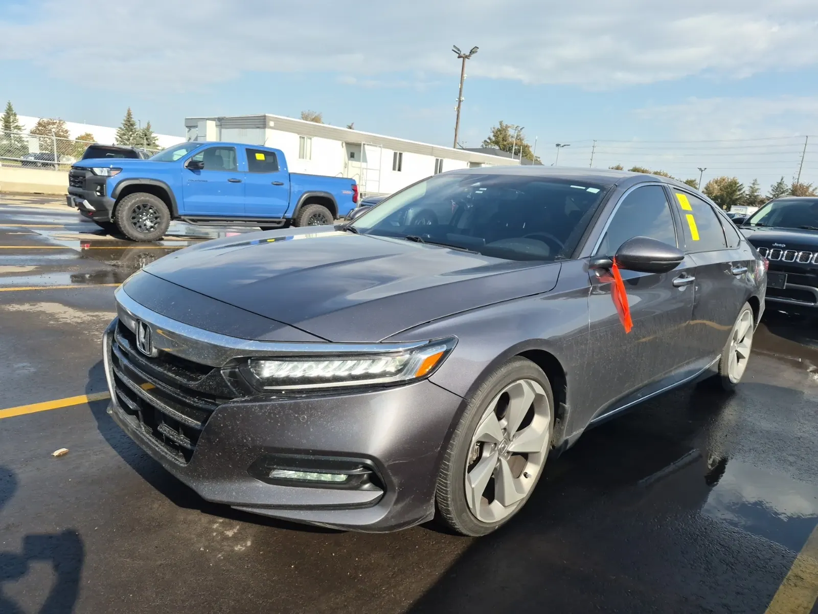 Front driver 3/4 photo